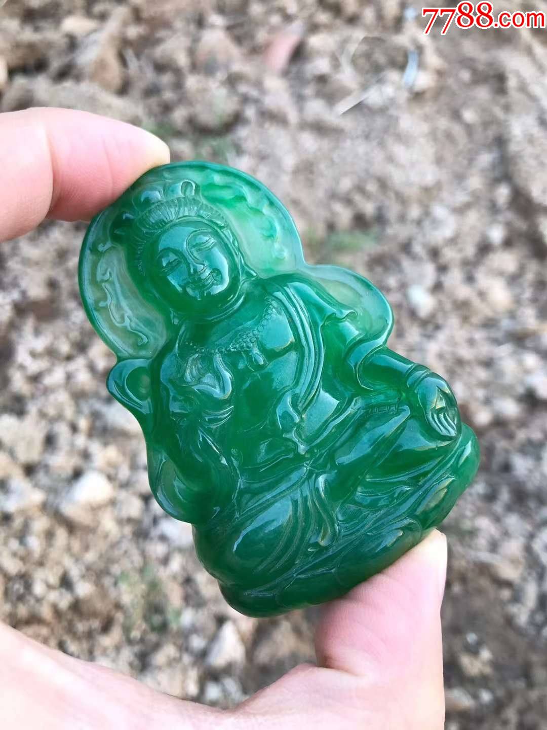 高冰满绿翡翠佛牌