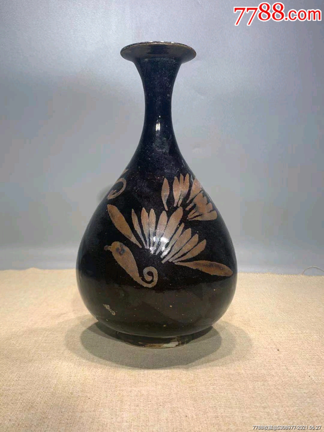 宋铁锈花鸟花玉壶春瓶