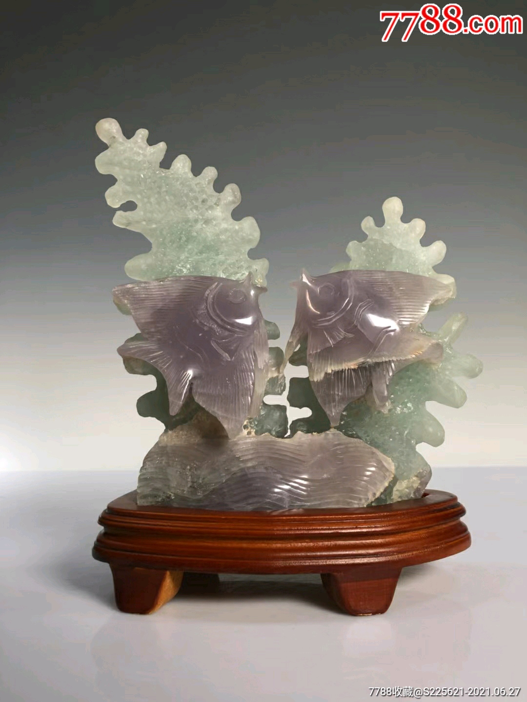 萤石俏色巧雕年年有余案头摆件-价格:2000元-se81083472-其他奇石