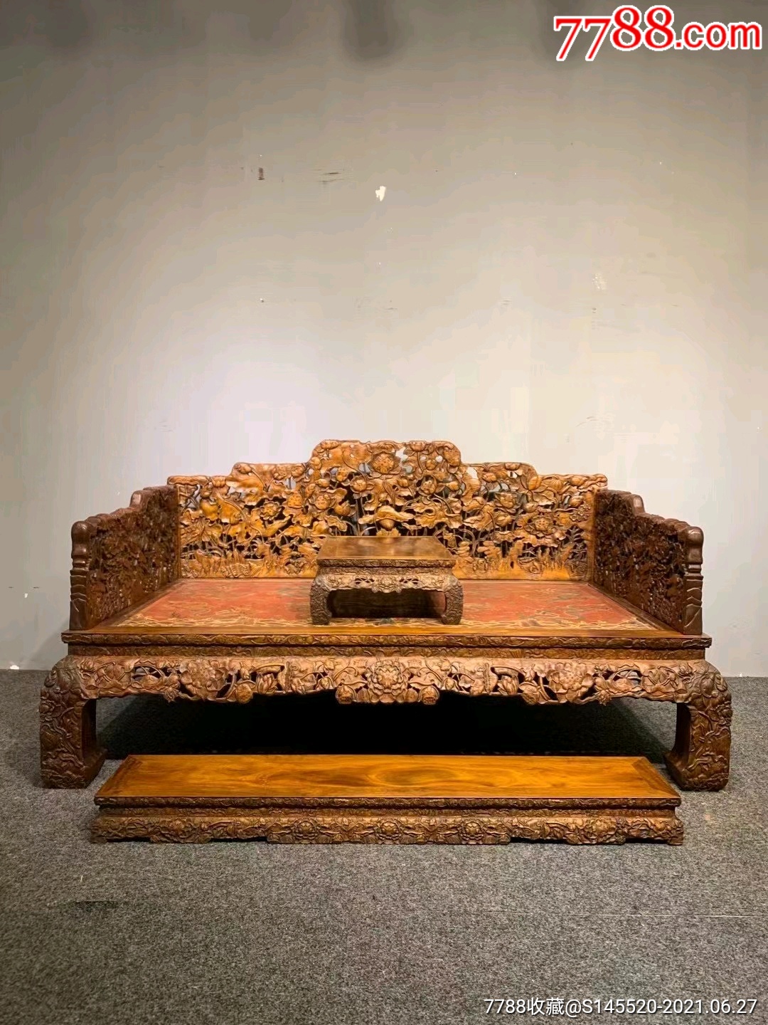 清代中期海南黄花梨木器古董家具精品收藏荷花罗汉床