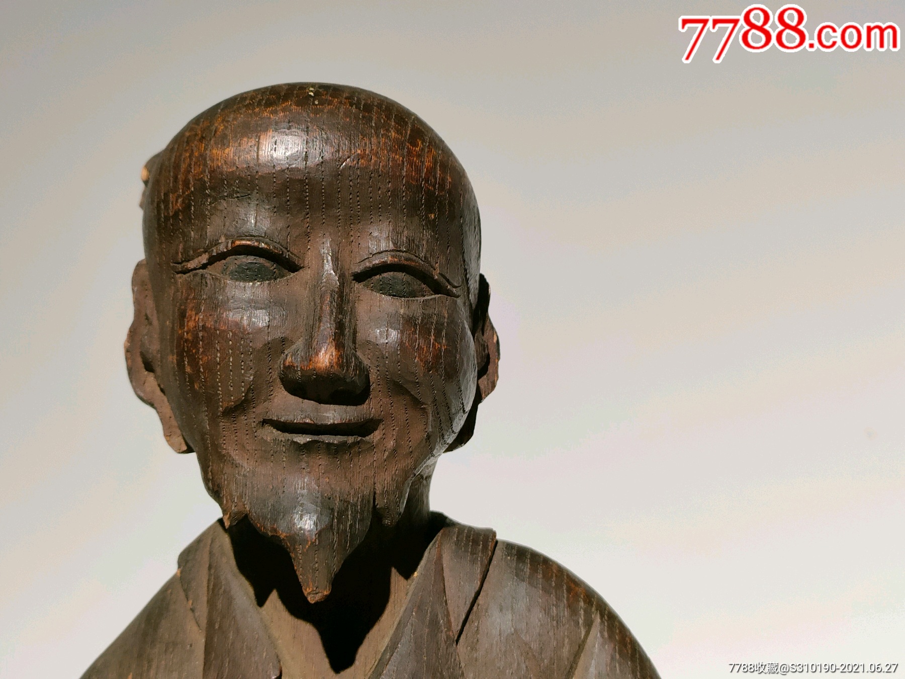 人物木雕摆件