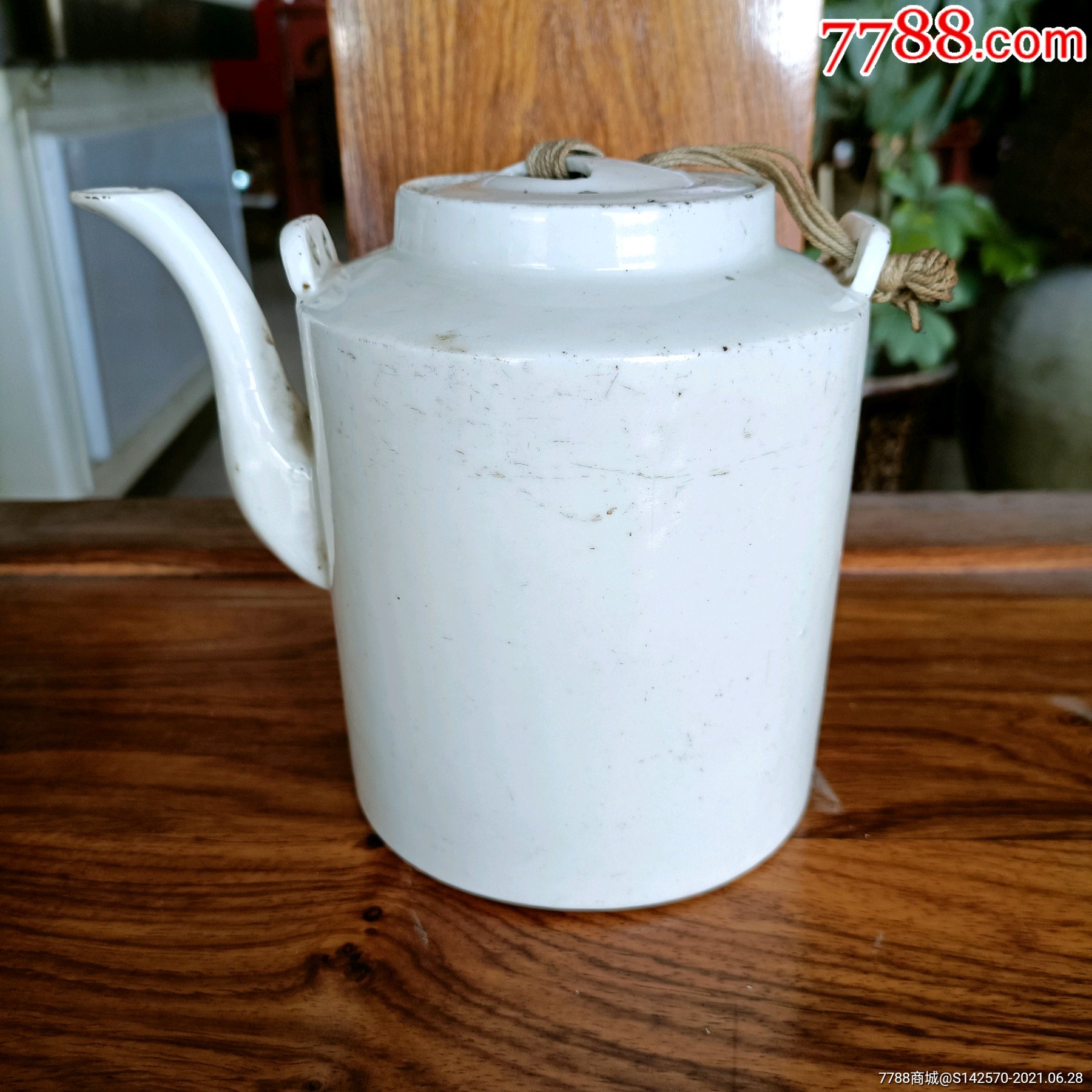 晚清白瓷提梁壶口飞皮流根部惊釉如图所示保老保真