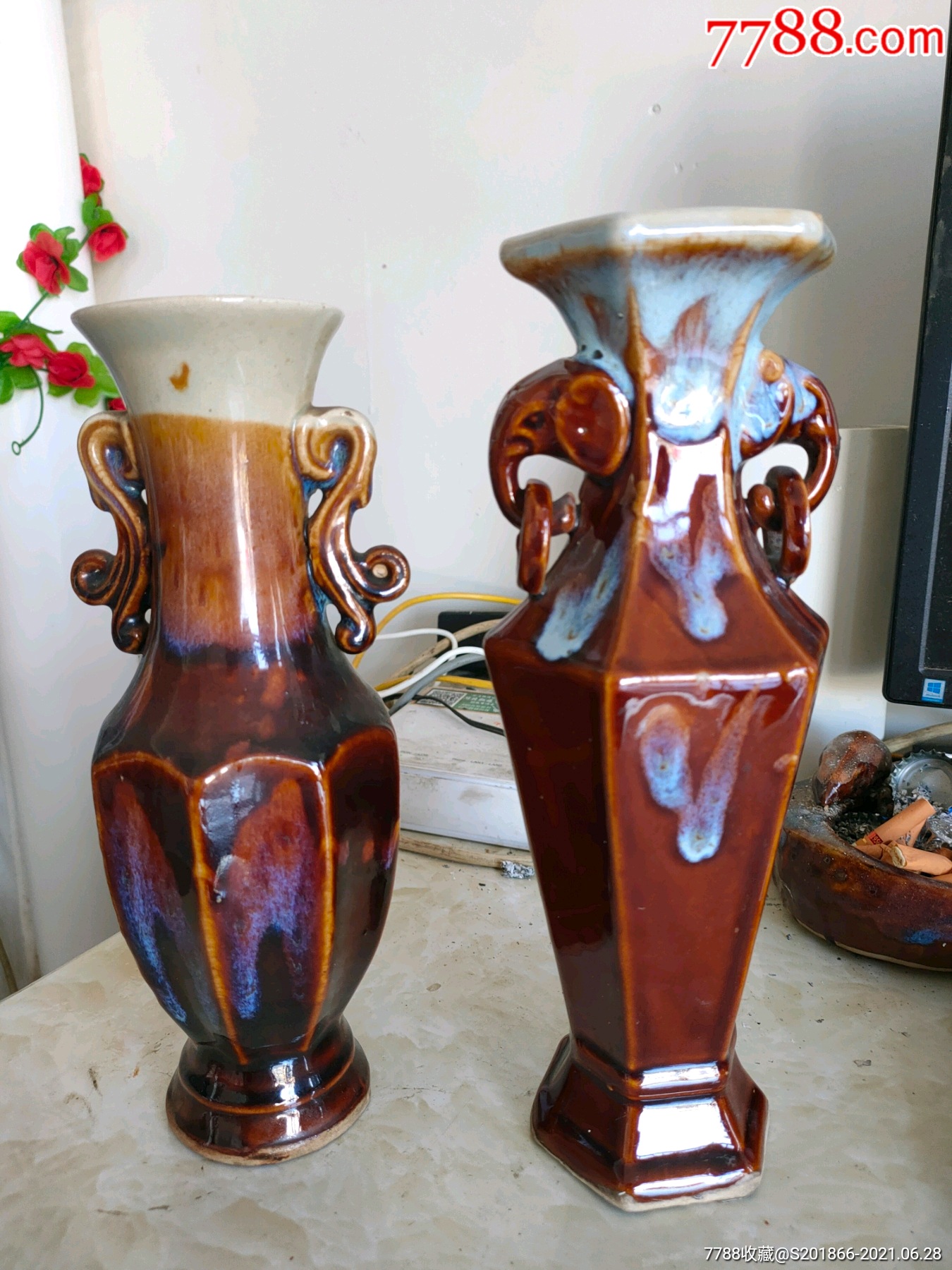 两个钧瓷双耳瓶窑变漂亮