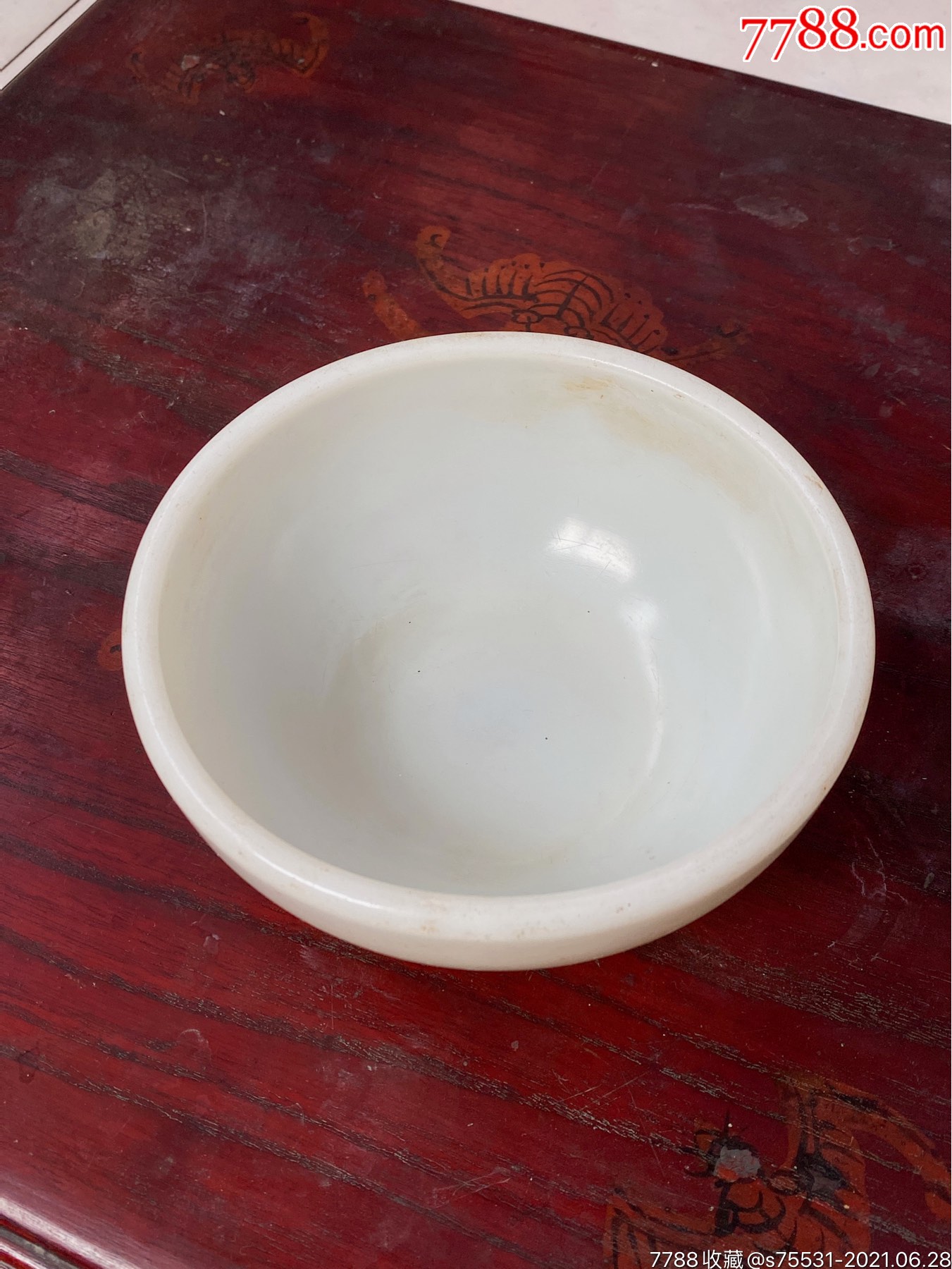 民国时期美国康宁公司制造厚料器仿青白玉吹号人玻璃碗