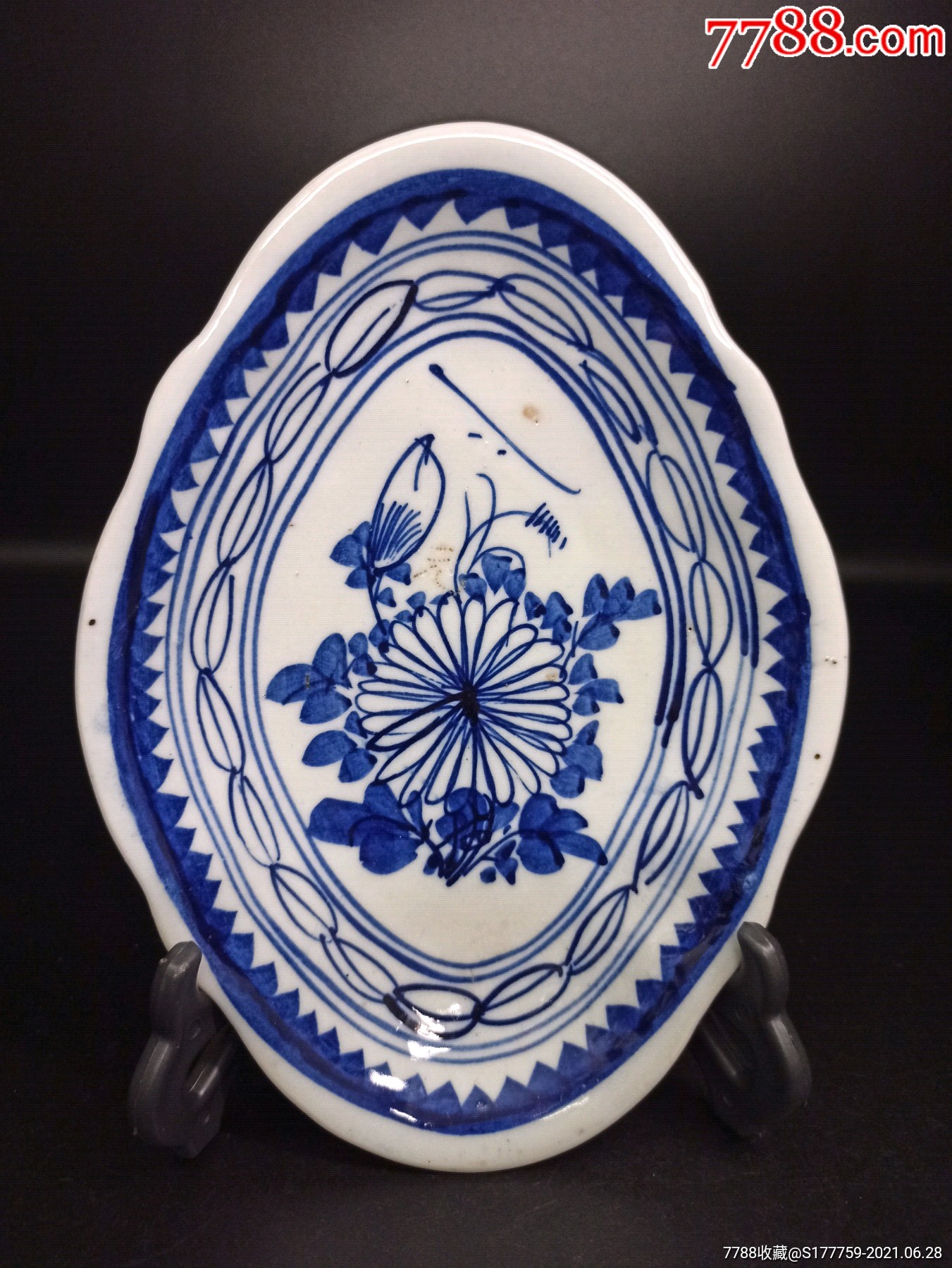 清青花花卉纹海棠大盘直径195cm宽144cm高4cm全品胎质洁