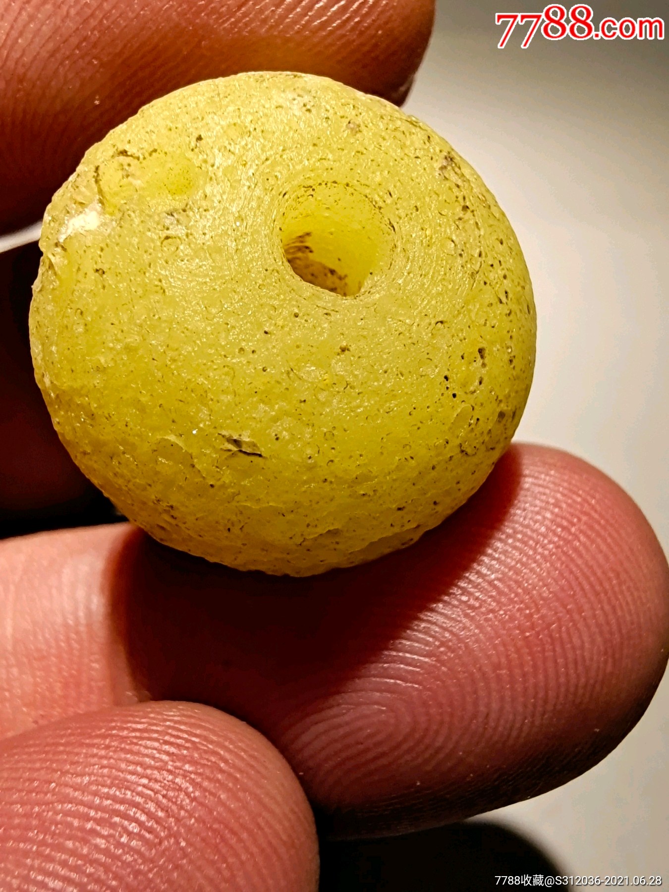 辽金黄琉璃珠
