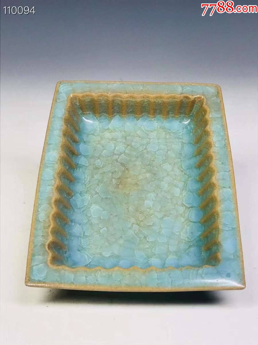 官窑天青釉冰裂纹赏盘