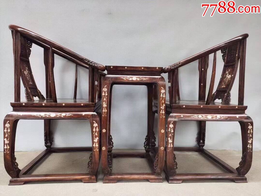 花梨木镶贝壳花鸟大圈椅一套