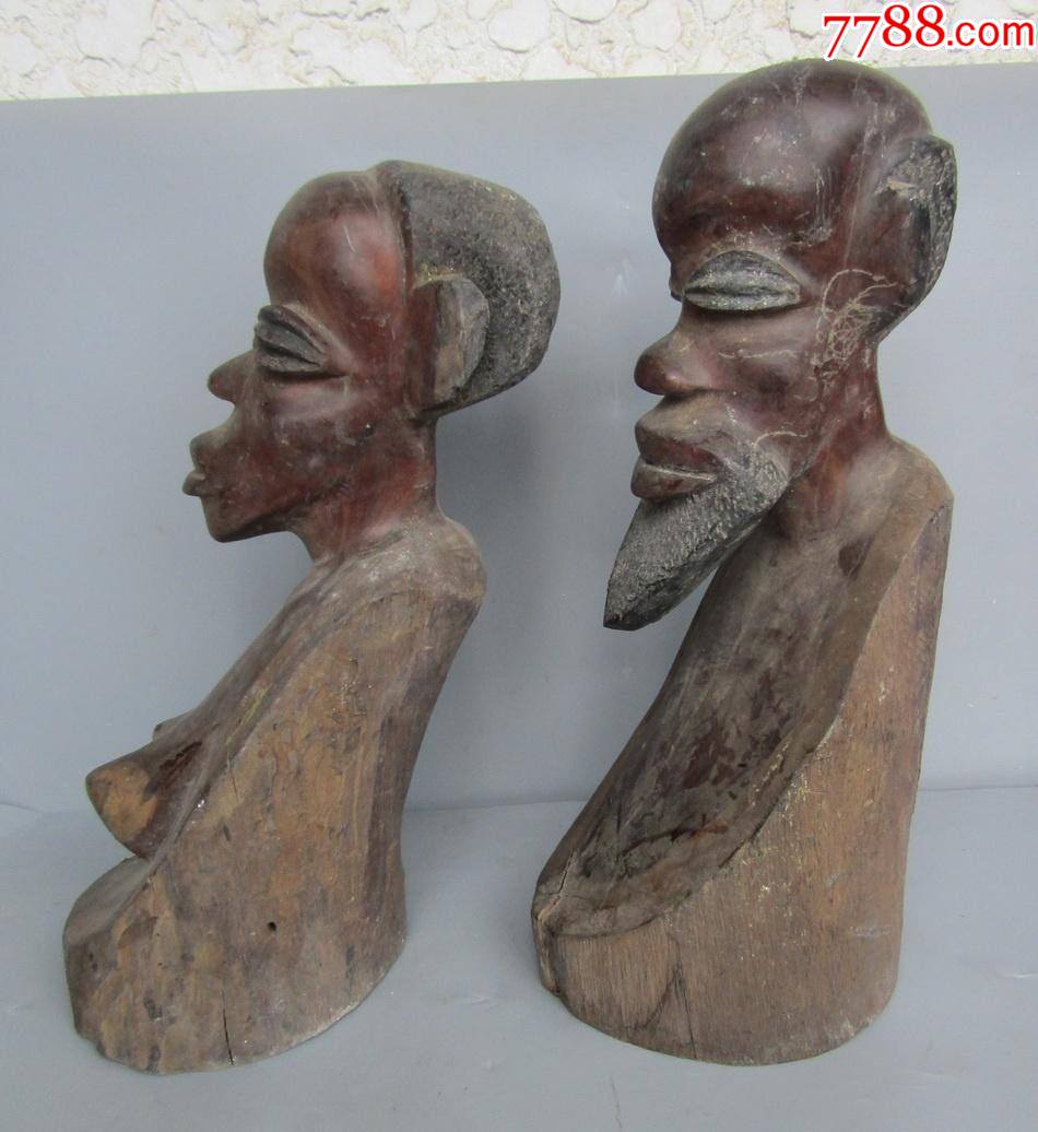 相当建国初外国人物木雕一对