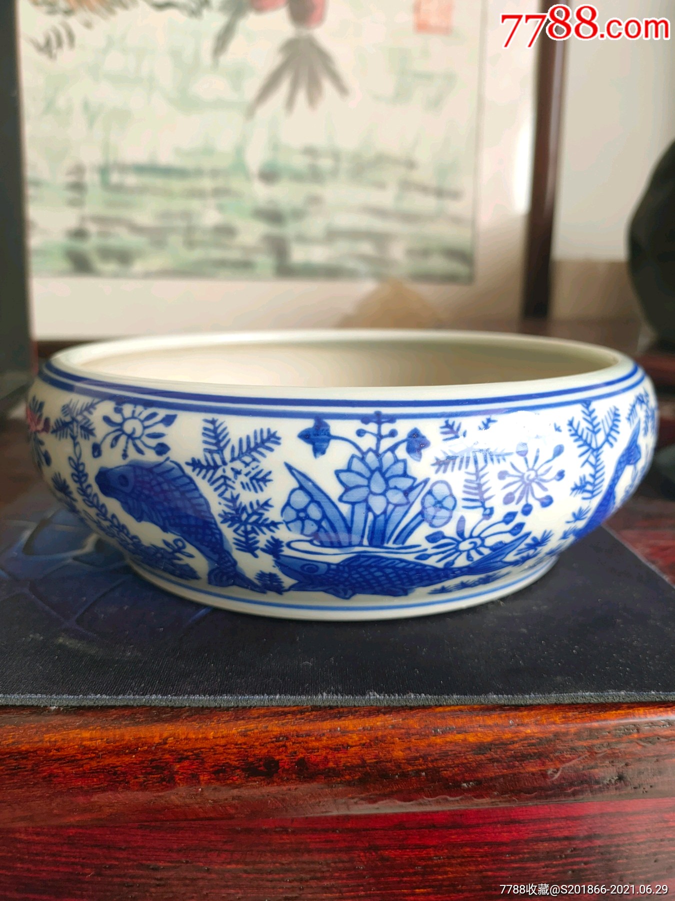 567的一个釉下青花鱼笔洗