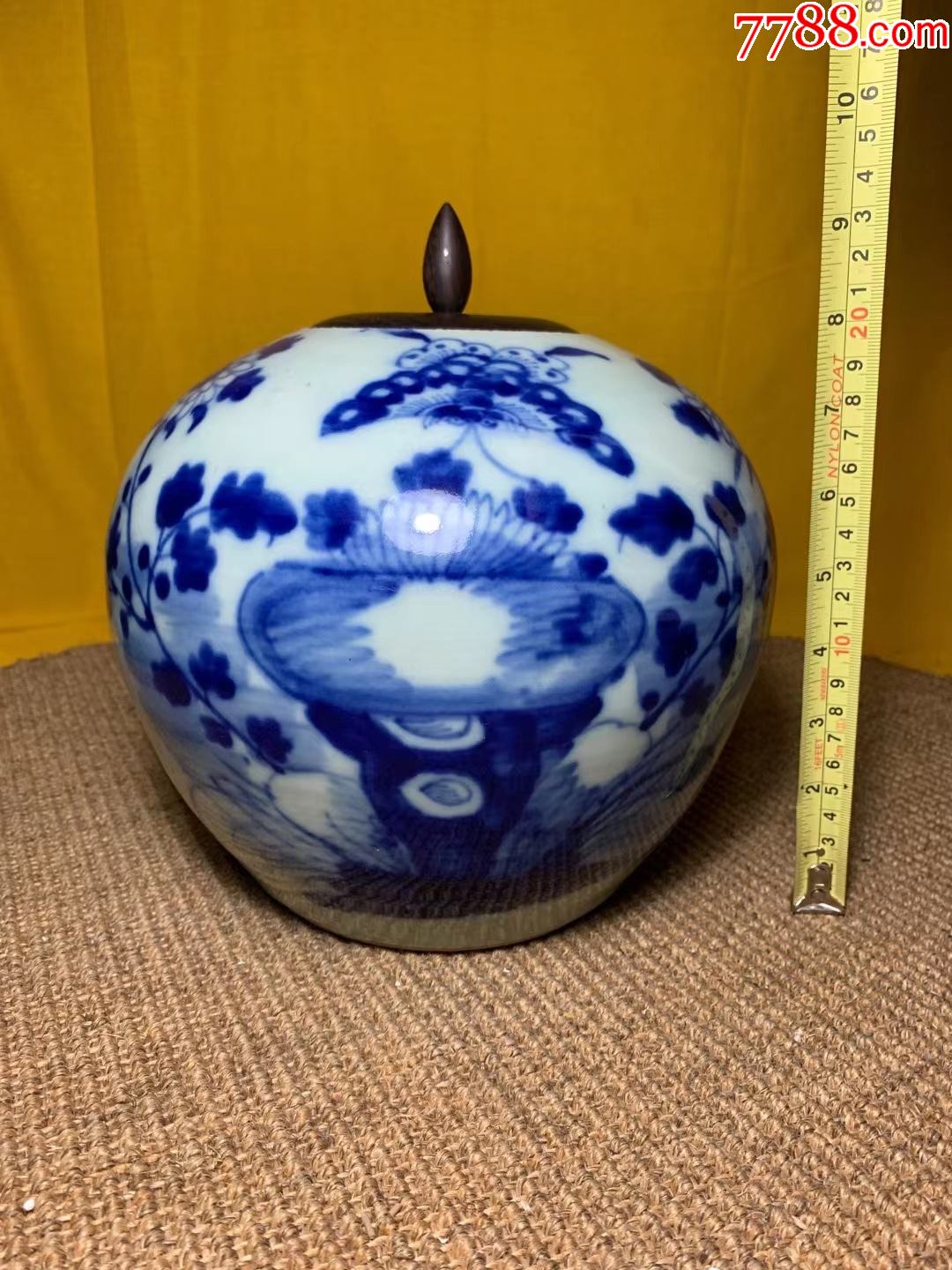 清代豆青釉青花蝶恋花西瓜罐,配订制黑檀木盖