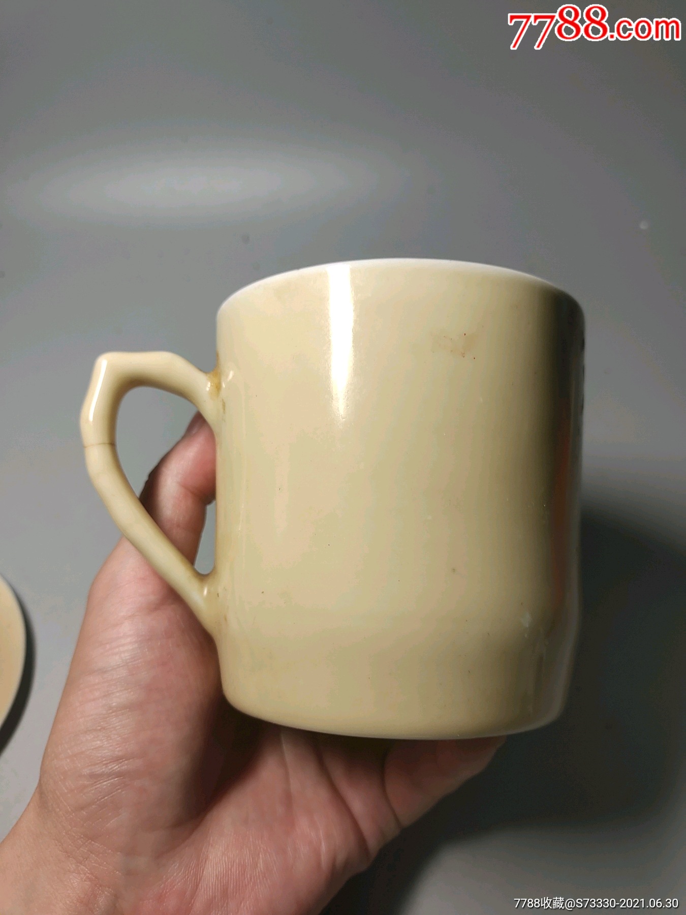 567瓷,文革建国瓷厂黄釉喜鹊登梅茶杯一只,微磕