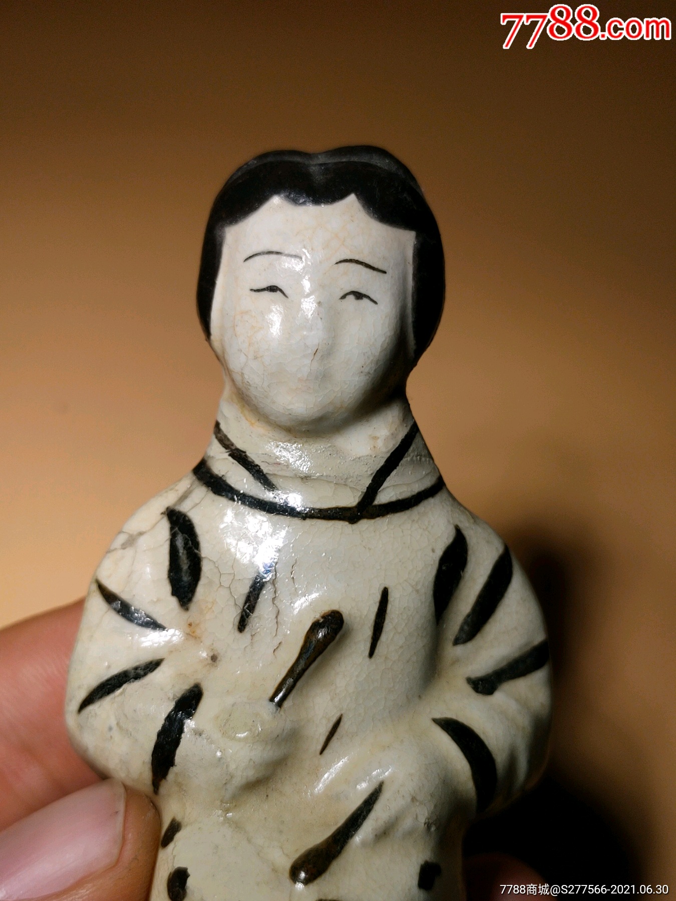 宋代磁州窑鼓乐仕陶人坐像