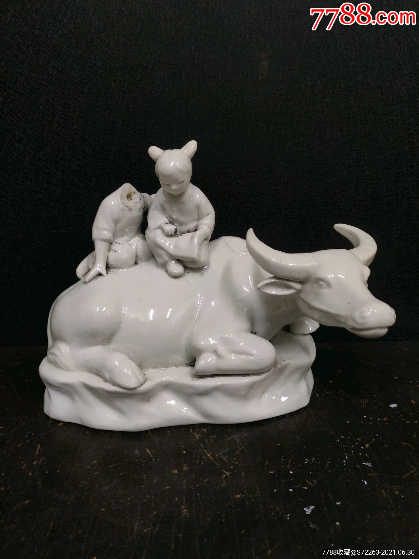 民国德化瓷牧童骑牛