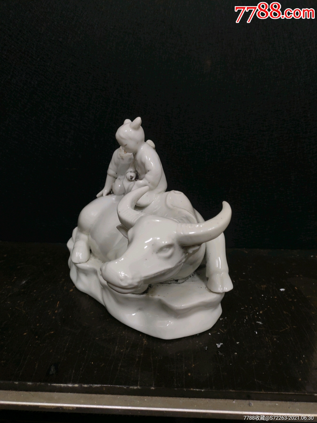 民国德化瓷牧童骑牛