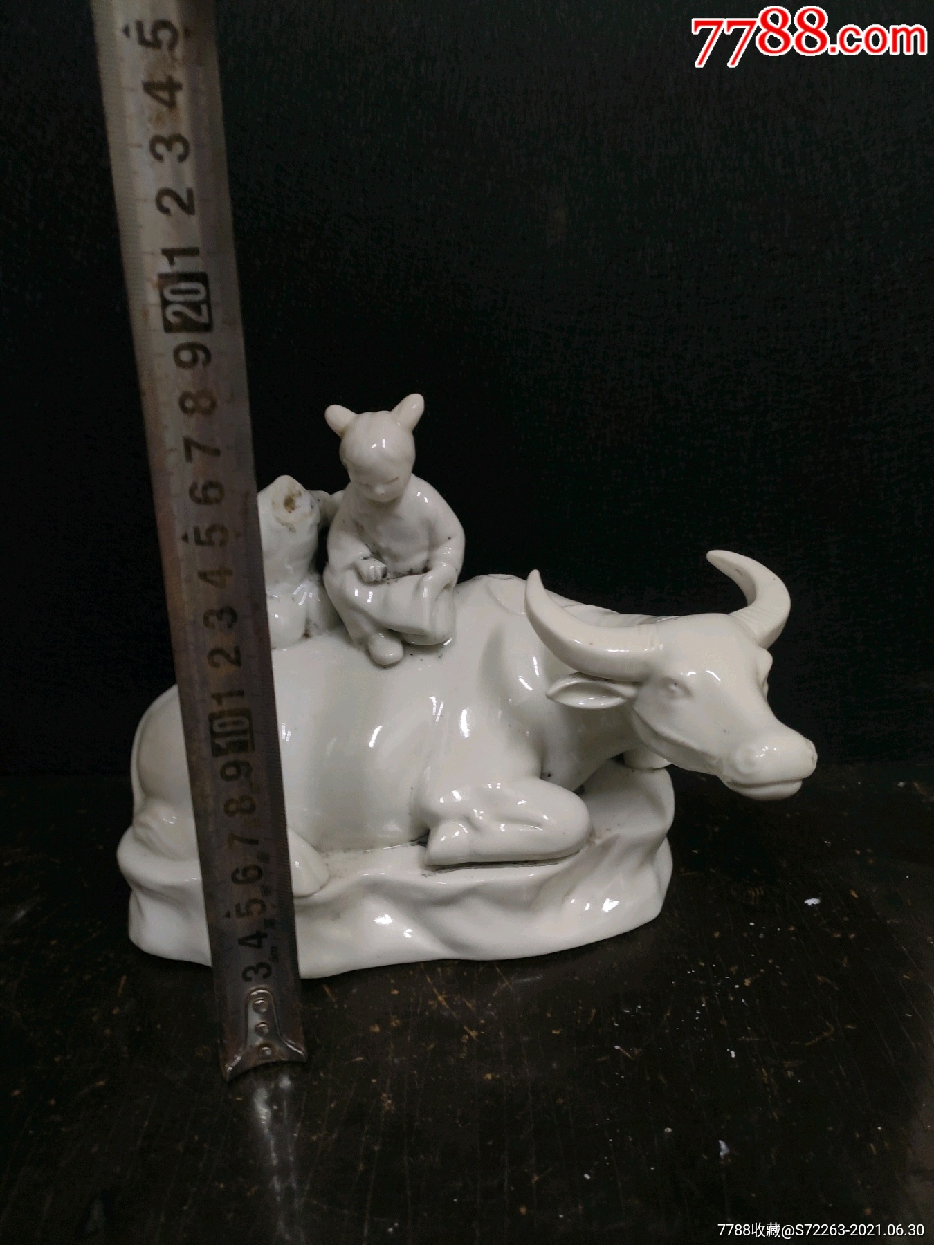 民国德化瓷牧童骑牛