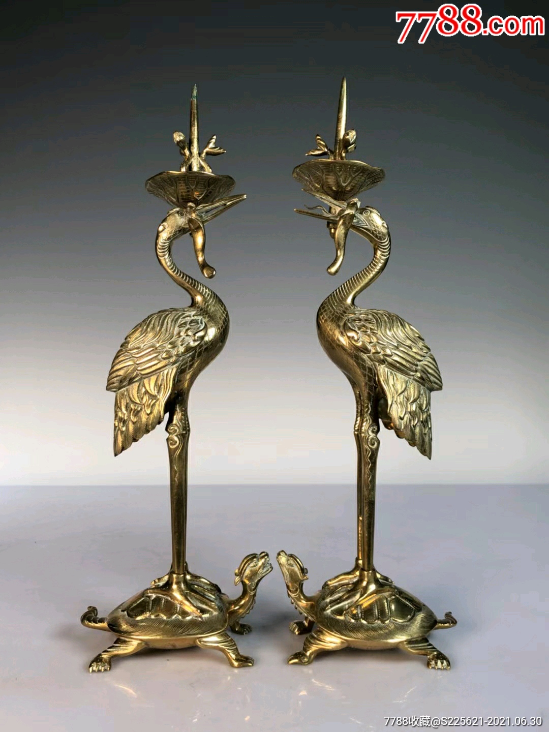 民国铜铸龟鹤延年案头烛台一对