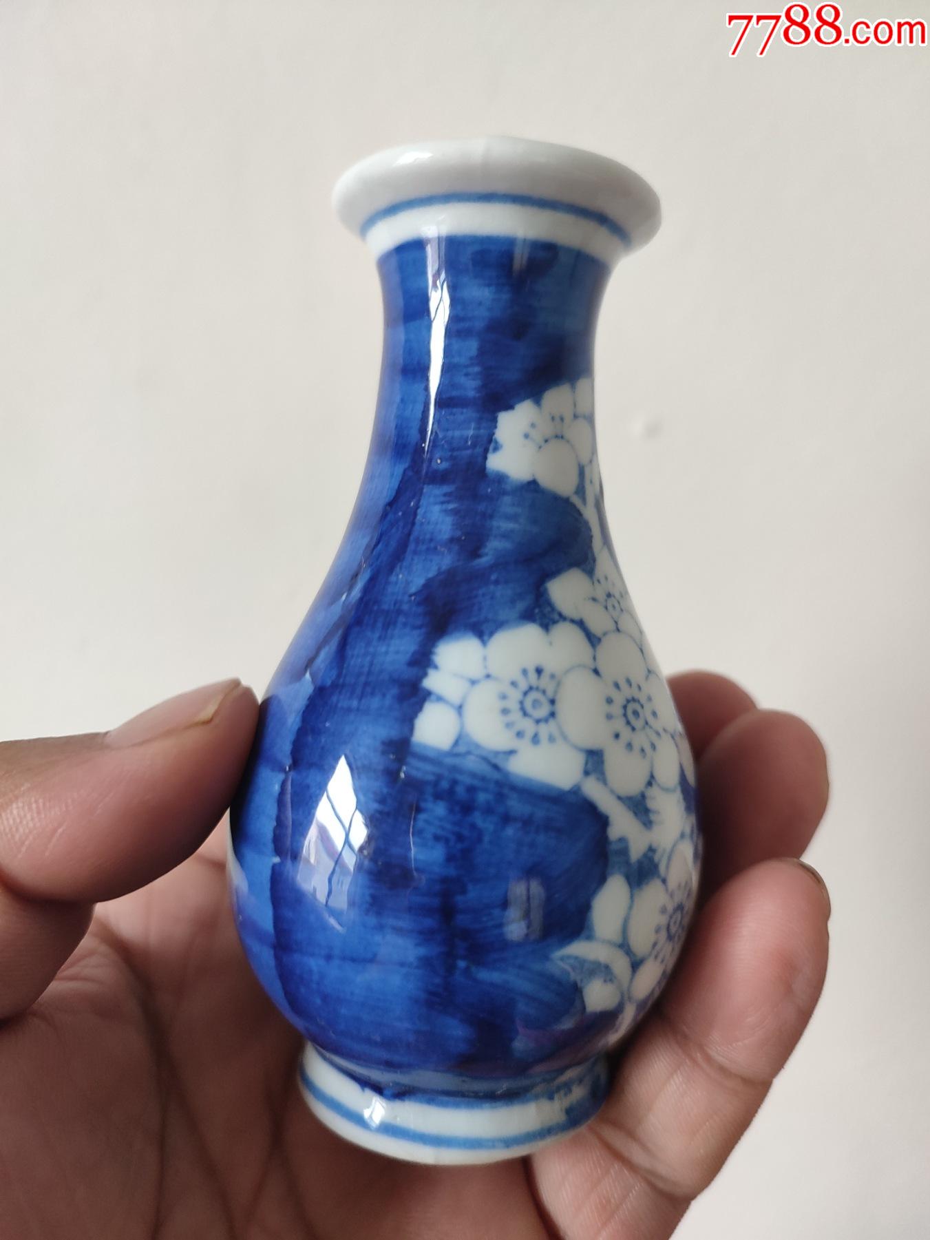 全品几十年的手绘青花瓷器,解放以后的灌浆胎瓷器,全品如图所示,请看