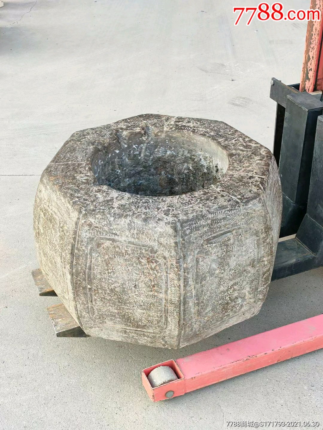 清代八棱青石井圈