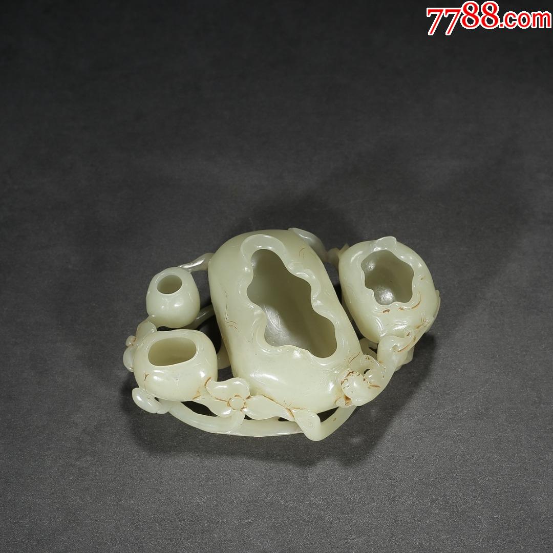 清代和田玉螭龙荷叶笔洗摆件