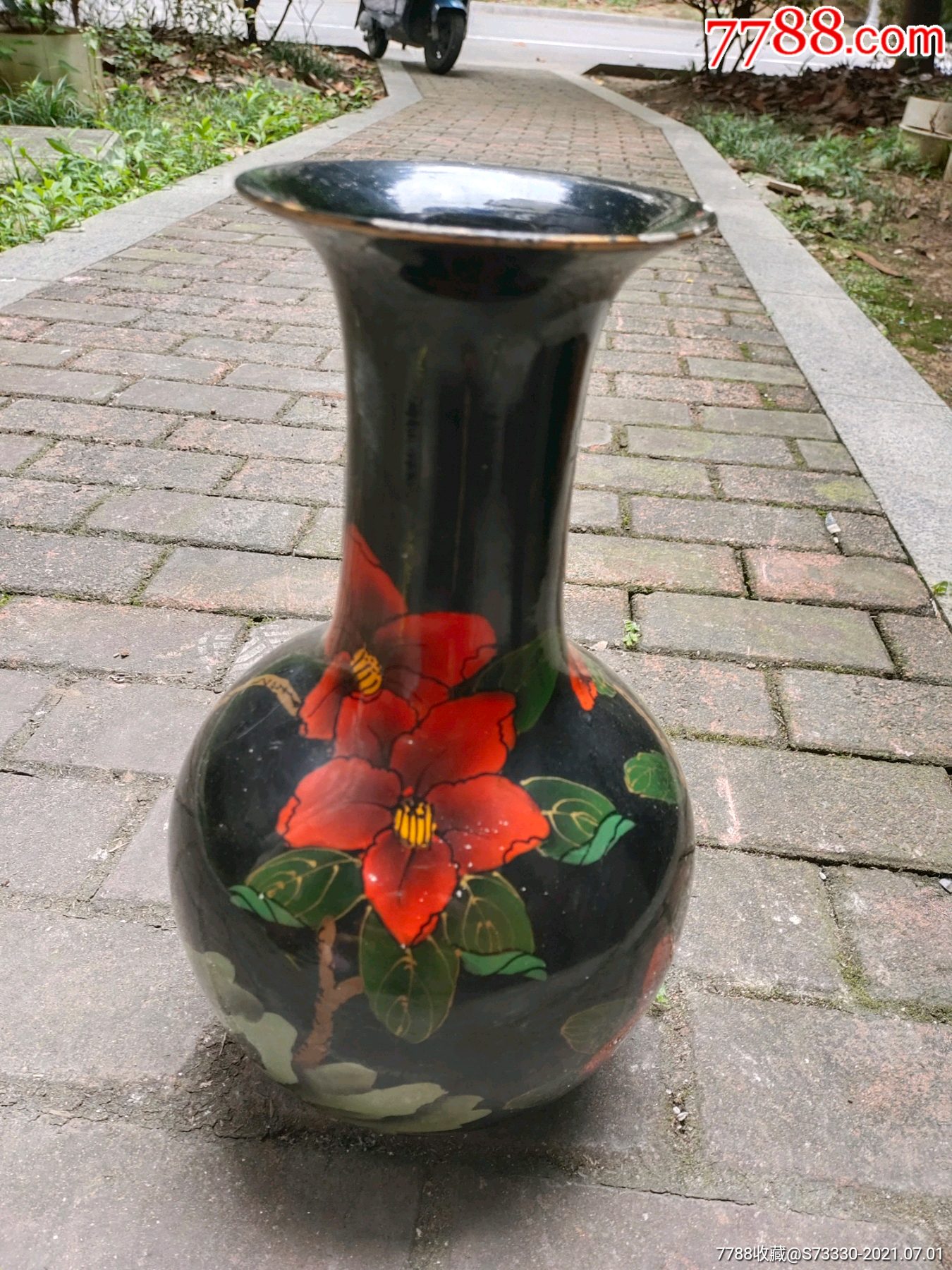 早期陶胎漆画花瓶一只