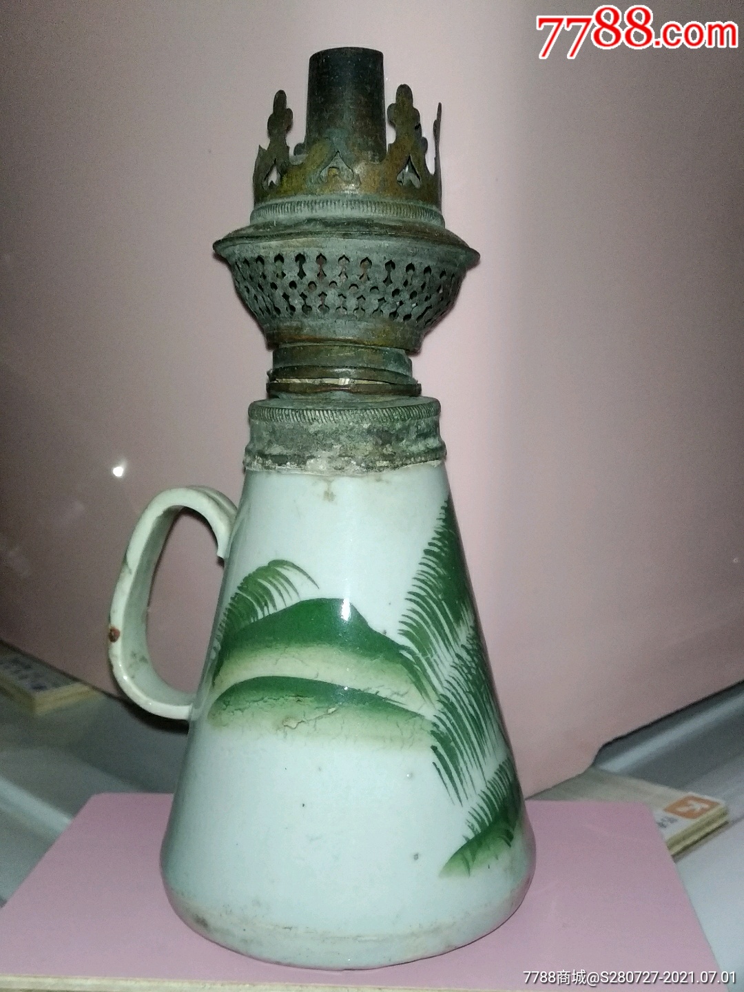 瓷油灯
