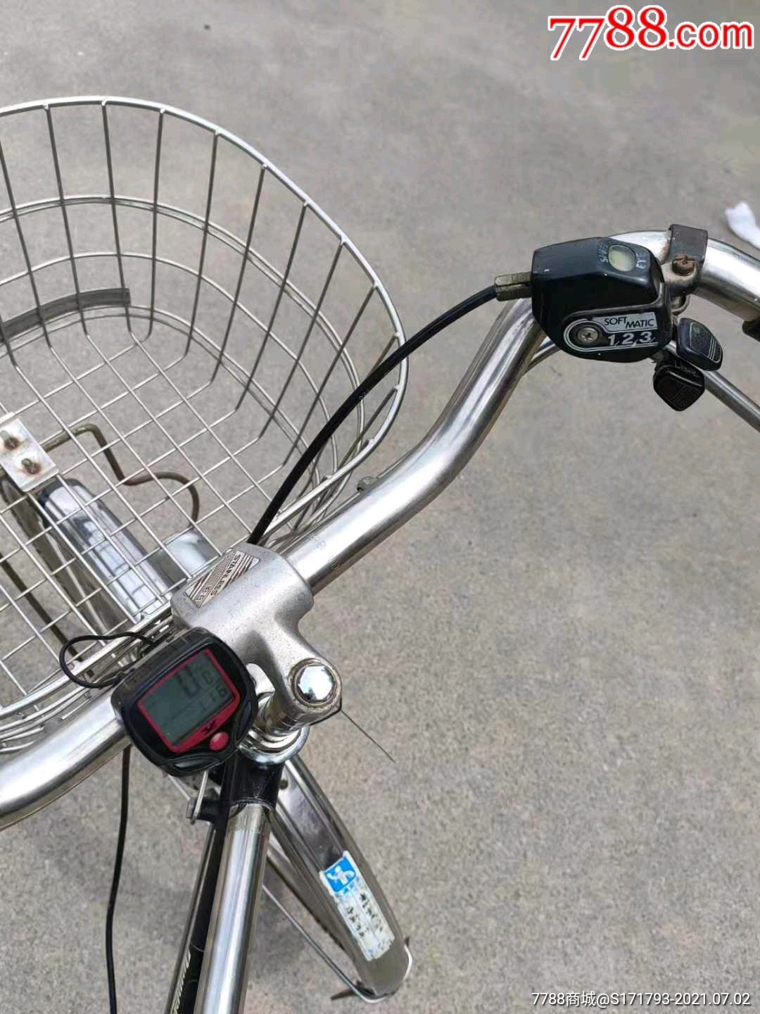 八十年代日本进口"普利司通牌"自行车,整车都是原装件,未拆换,内置