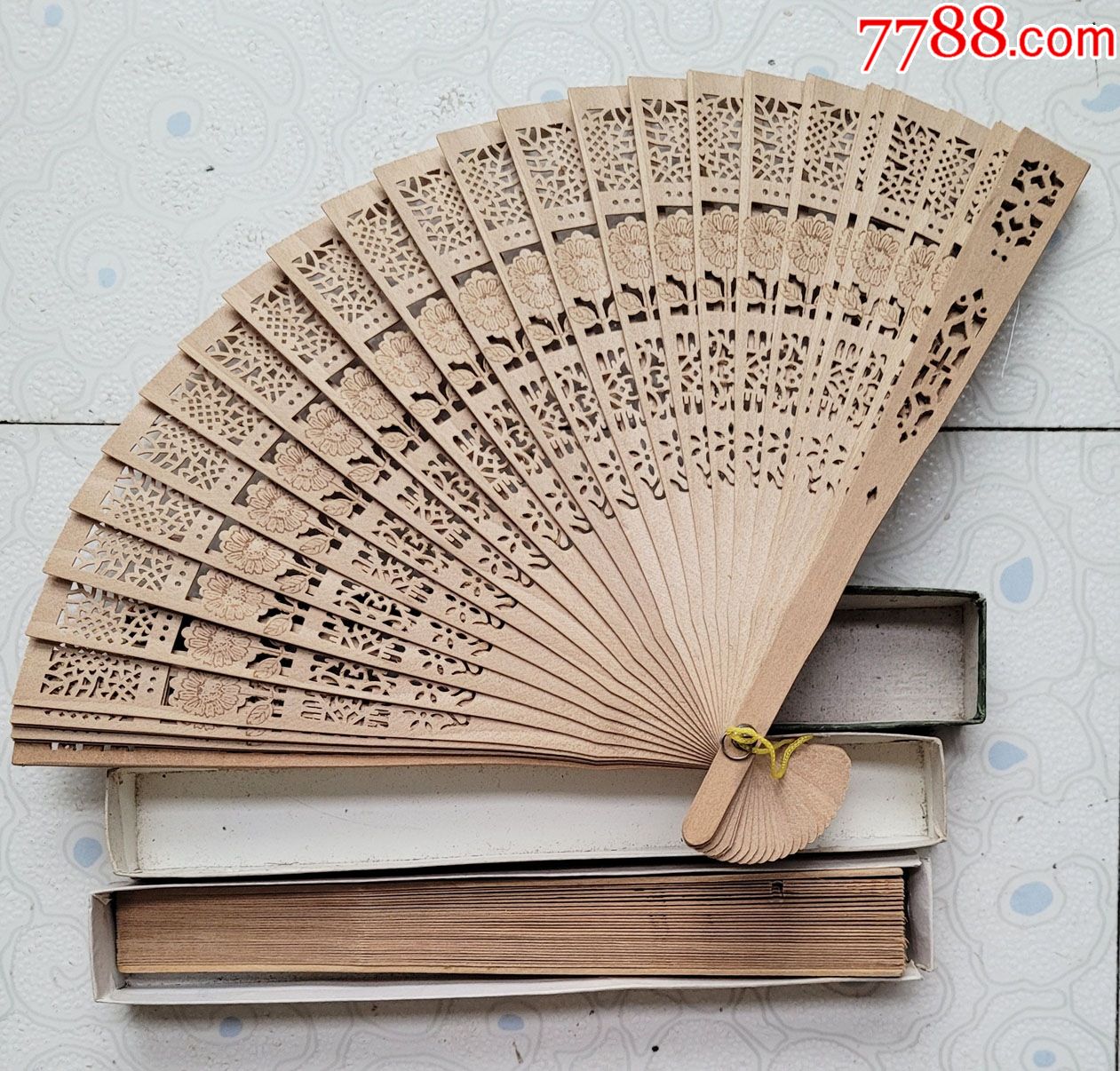 中国工艺扇两把合售