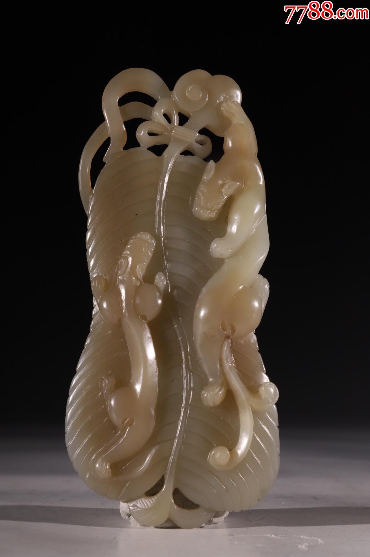 和田玉螭龙雕件