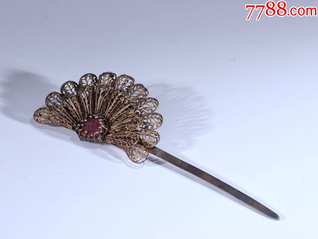 清代纯银鎏金花卉纹镶宝石发簪