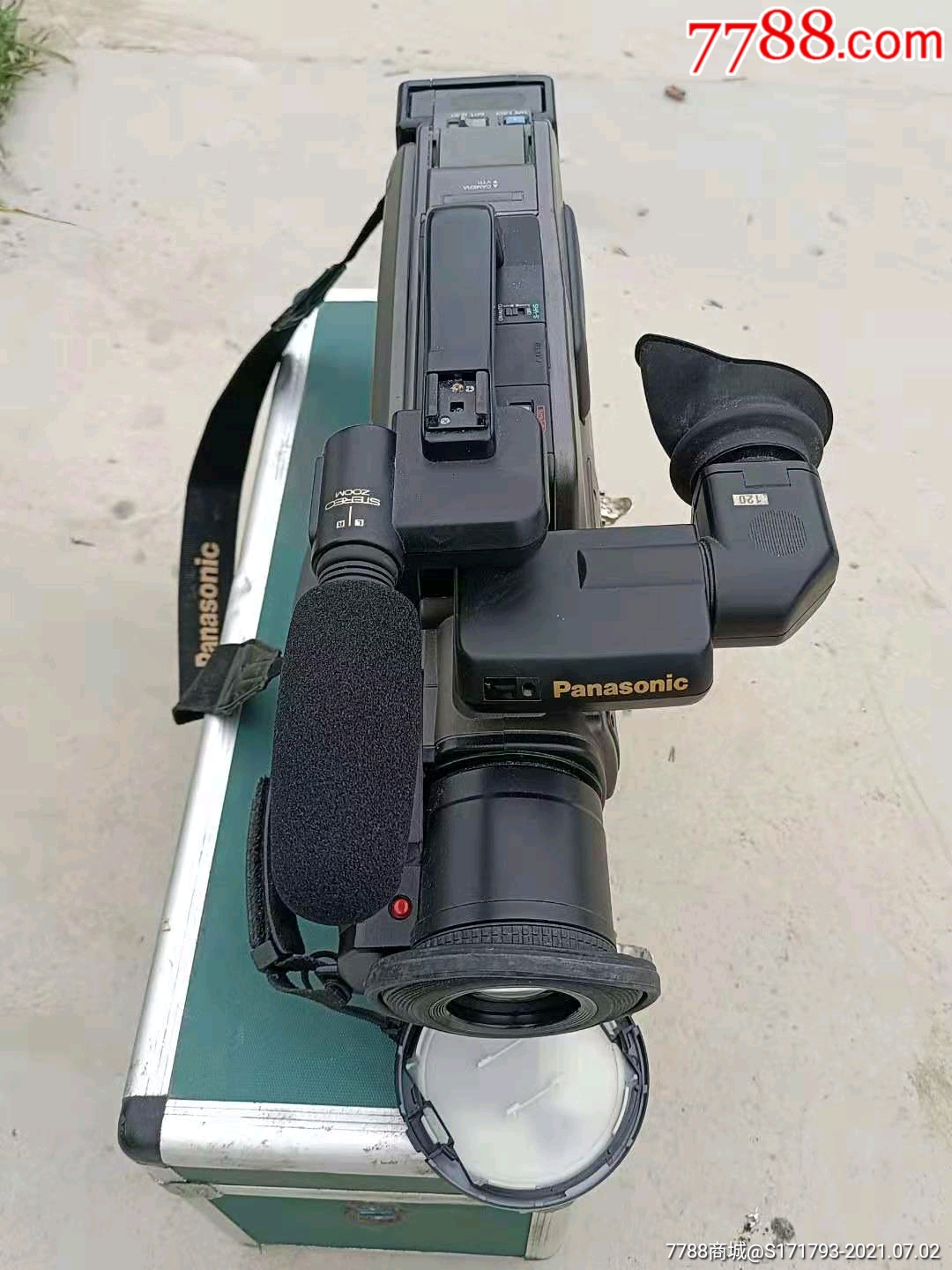 怀旧肩扛式松下m9000摄像机,成色如图,公司淘汰机,怀旧收藏,店面摆放