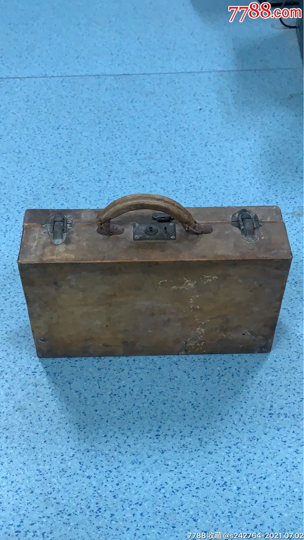 民国时期,牛皮手提文件箱.做工精致,包老包真.