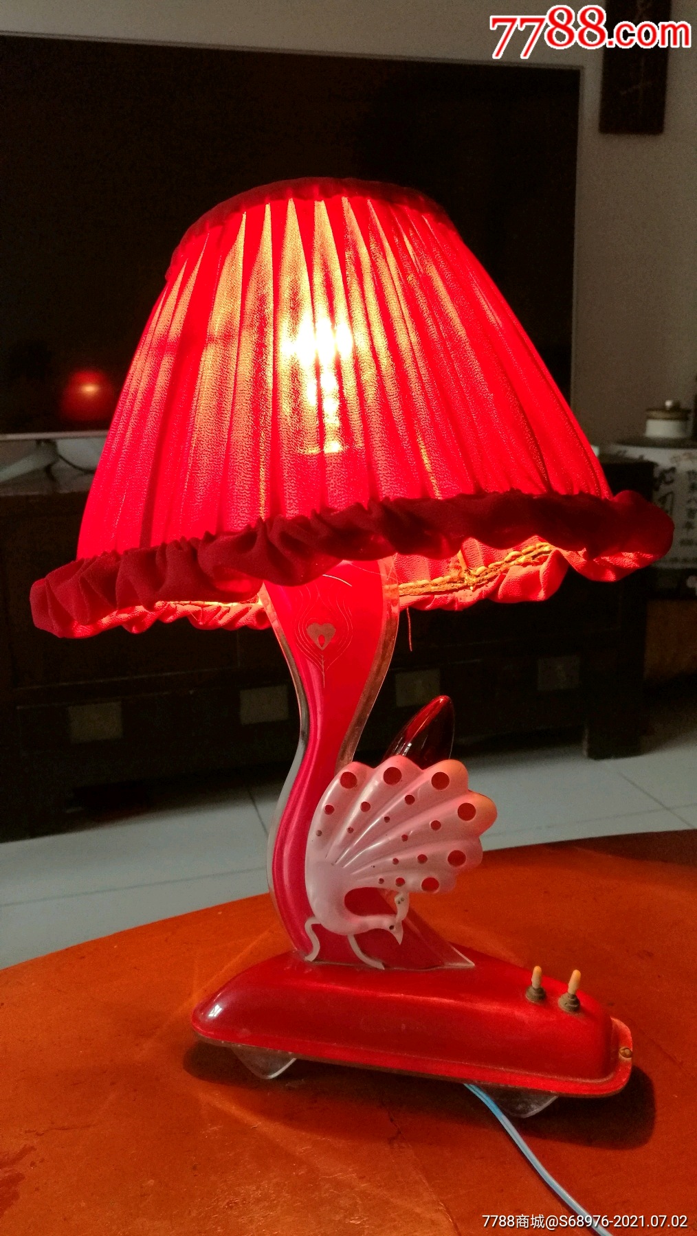 老台灯,70年代塑料灯座纱罩台灯,可做影视道具,怀旧摆件,详情见下面