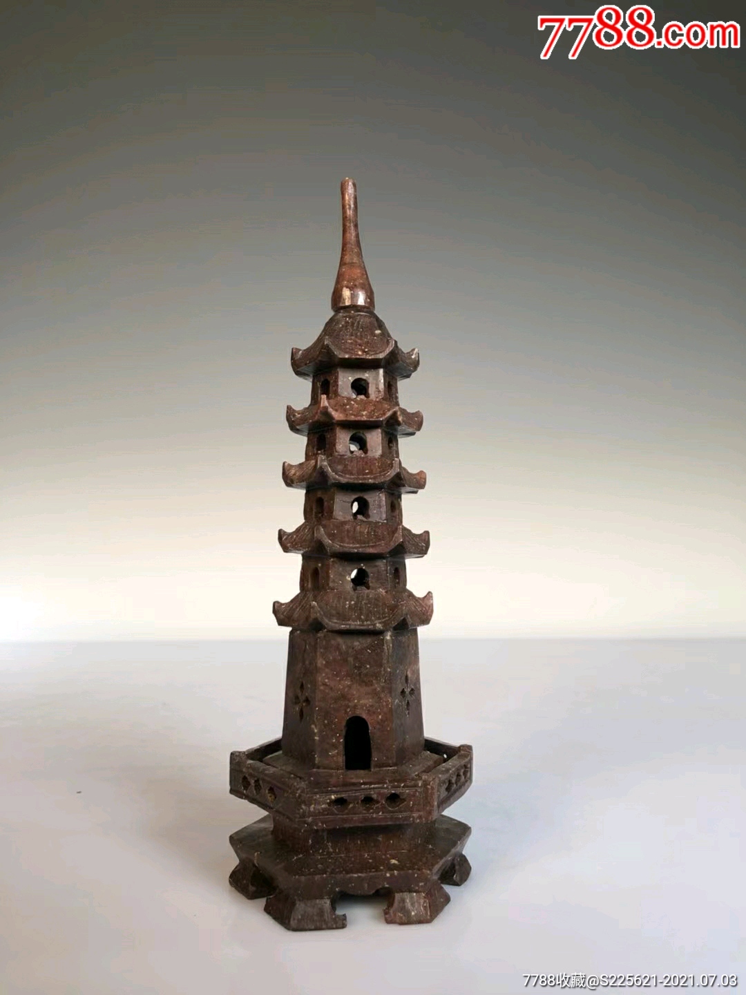 寿山石俏色巧雕文昌塔