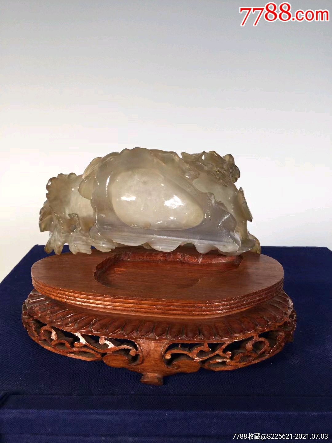 创汇时期原色水胆玛瑙雕刻花鸟山石摆件