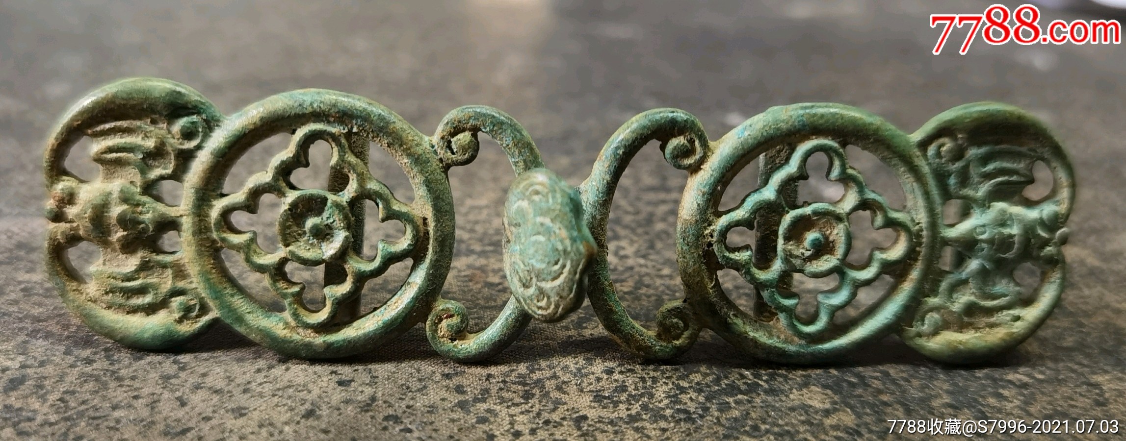 清代蝙蝠纹如意铜带钩(出土品)