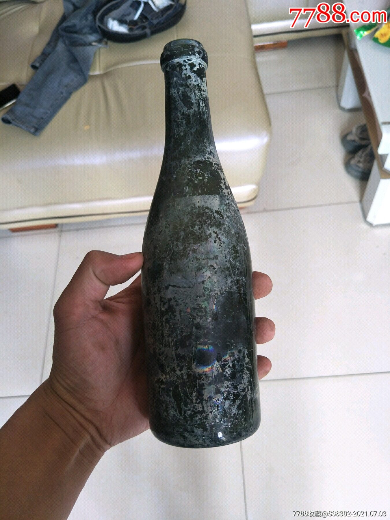 元代琉璃瓶玻璃瓶像极了今天的啤酒瓶子元代酒瓶酒文化佛教用品