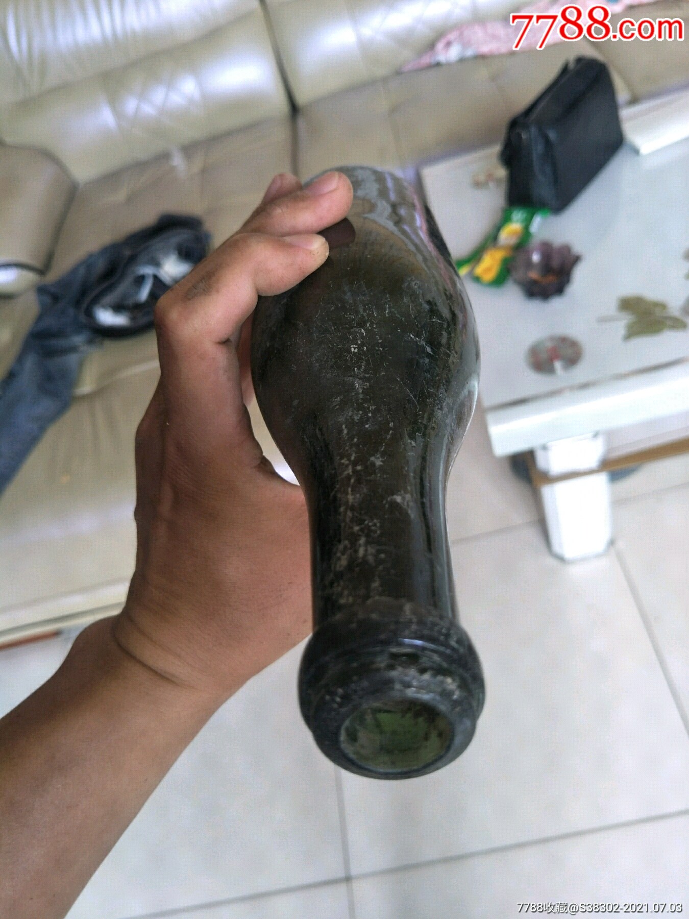 元代琉璃瓶玻璃瓶像极了今天的啤酒瓶子元代酒瓶酒文化佛教用品