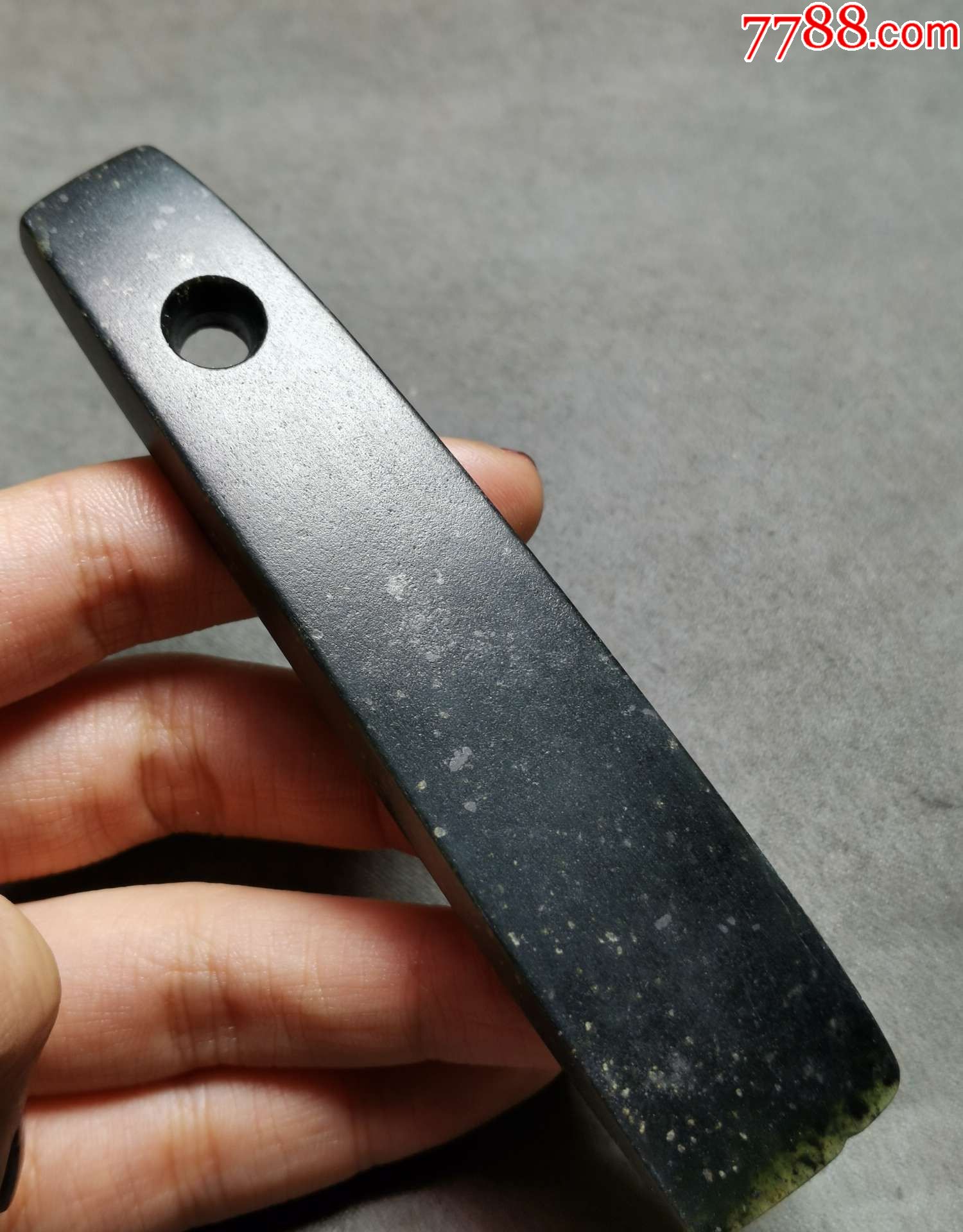 5570甘肃齐家文化玉器玉铲44.1克