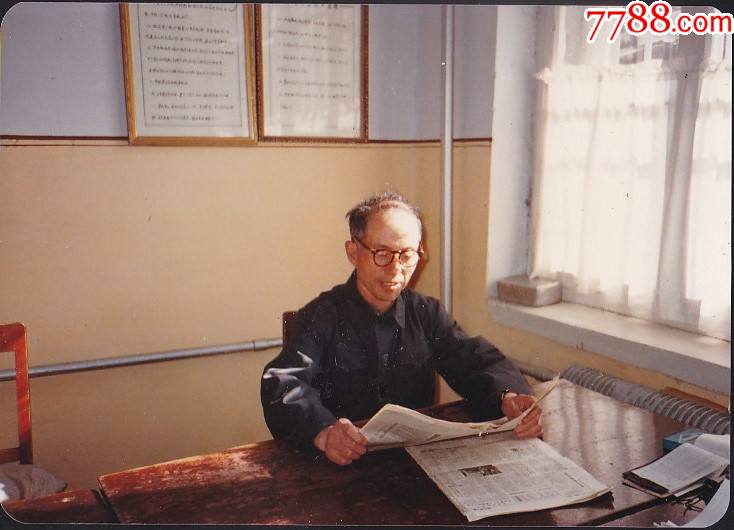 滚动鼠标滚轴,图片即可轻松放大,缩小更多"老照片