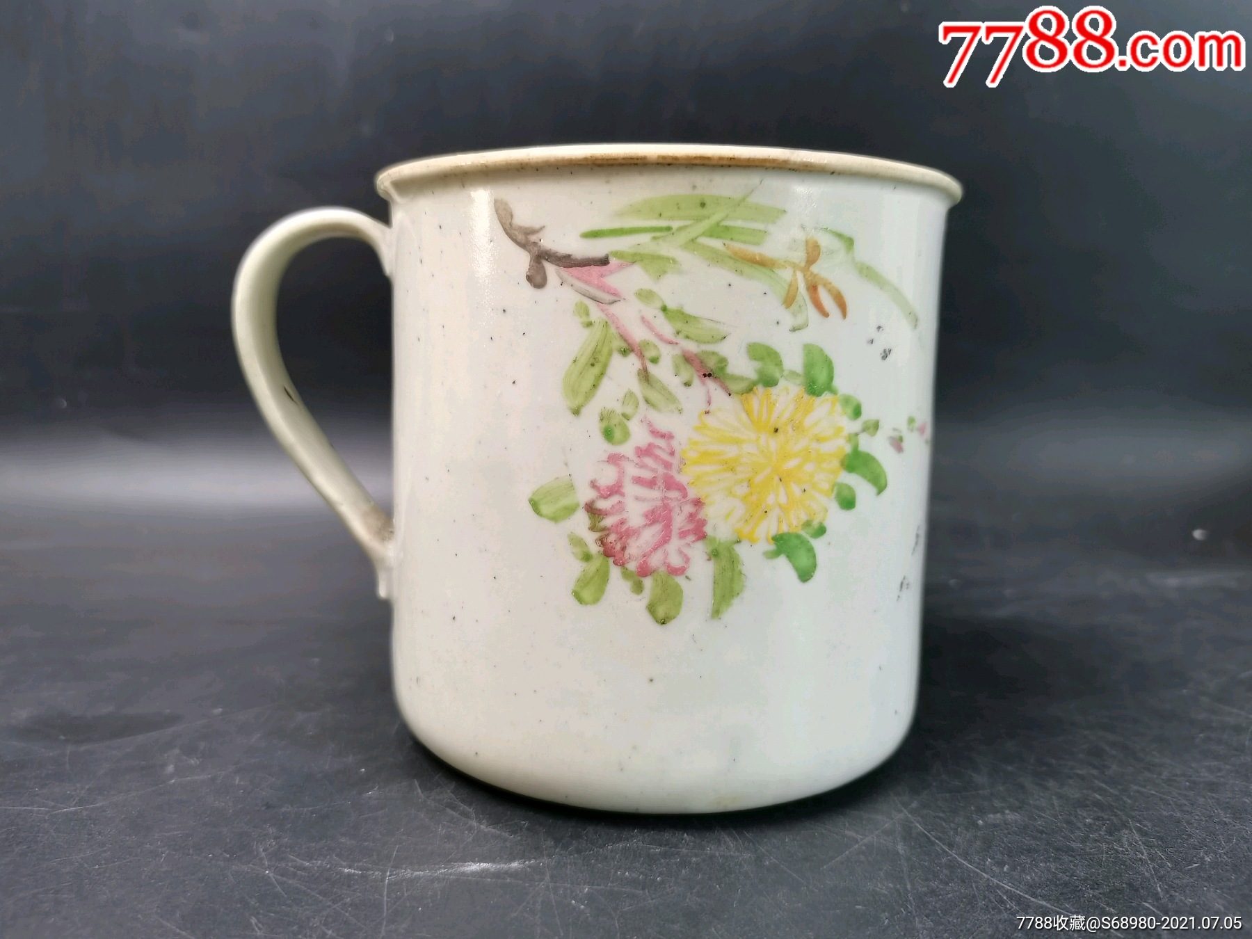 民国粉彩菊花纹大水杯