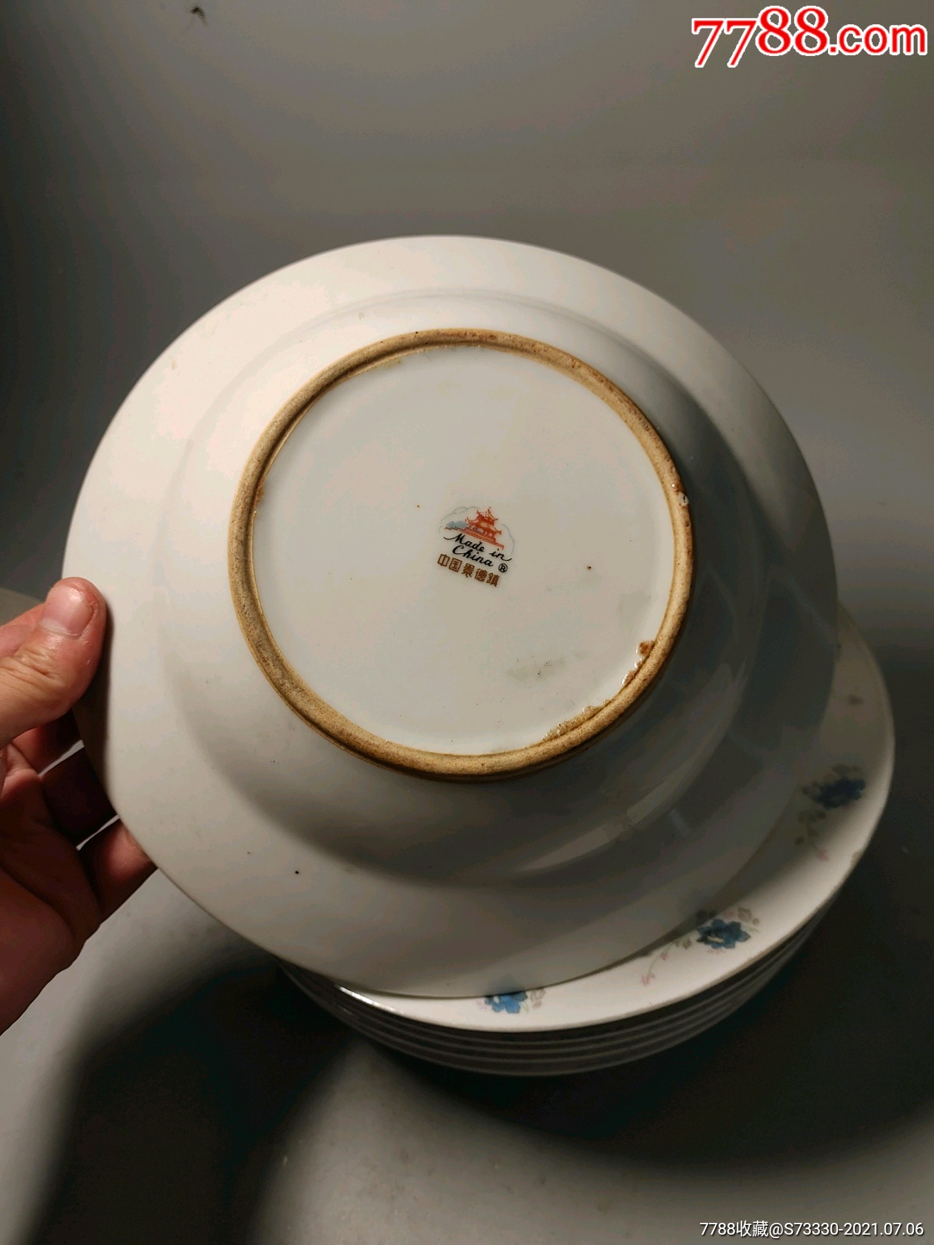 创汇期景德镇龙珠阁底款,20厘米经典蓝花圆口折腰盘子8只合售