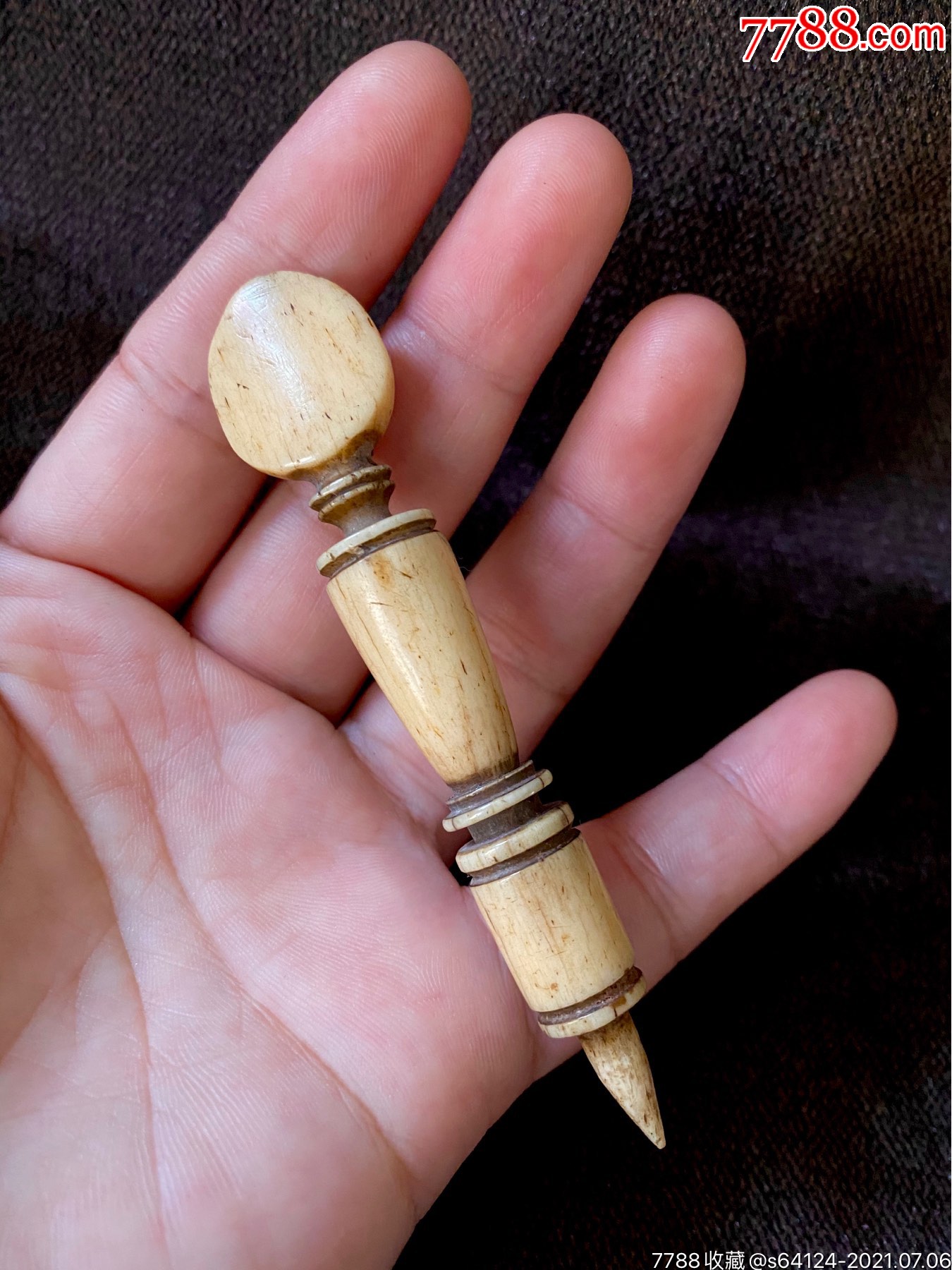 5品99老骨雕件￥2809.5品99老骨挂件￥1609.5品99老玉珠￥5809.