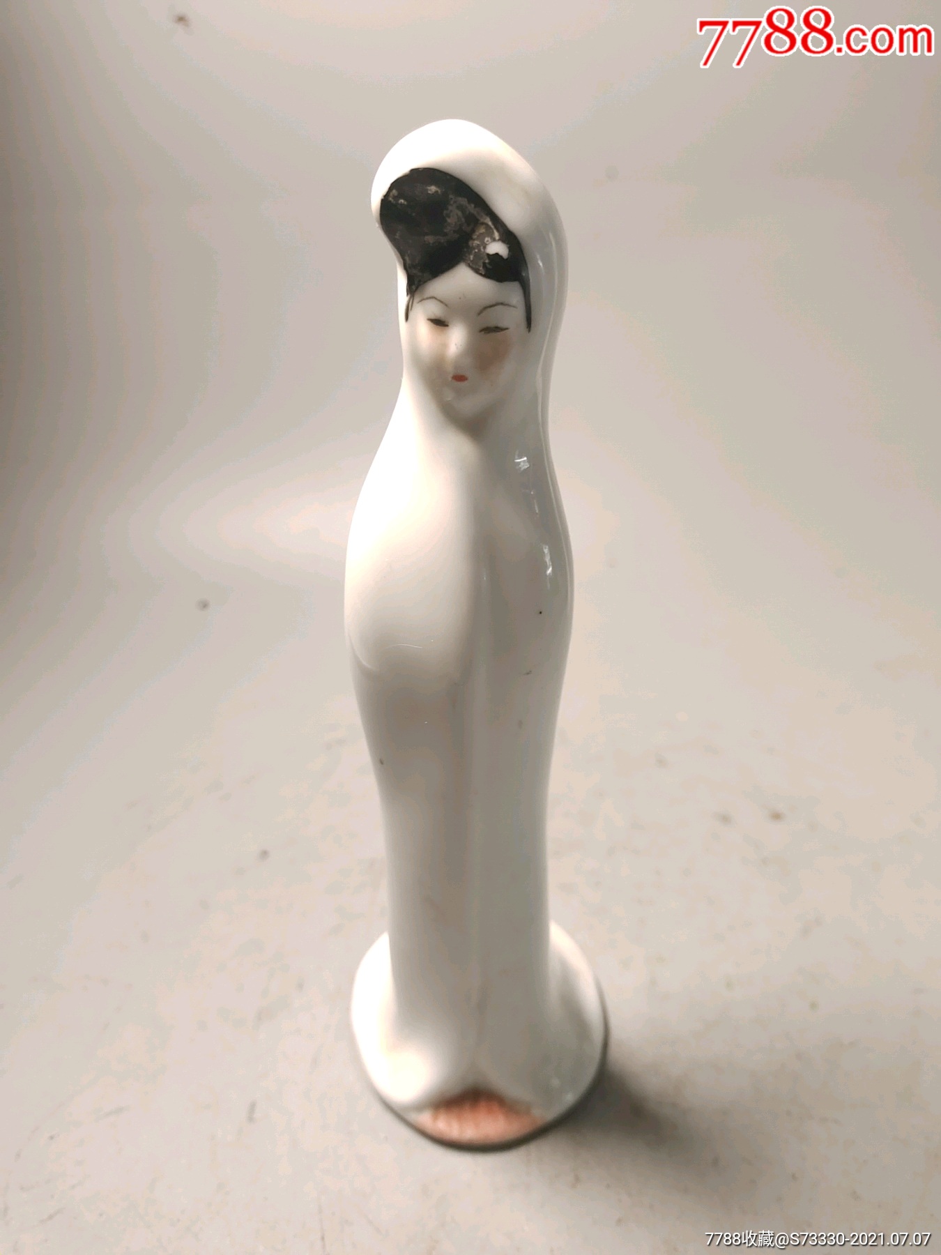 七八十年代美女雕塑瓷1