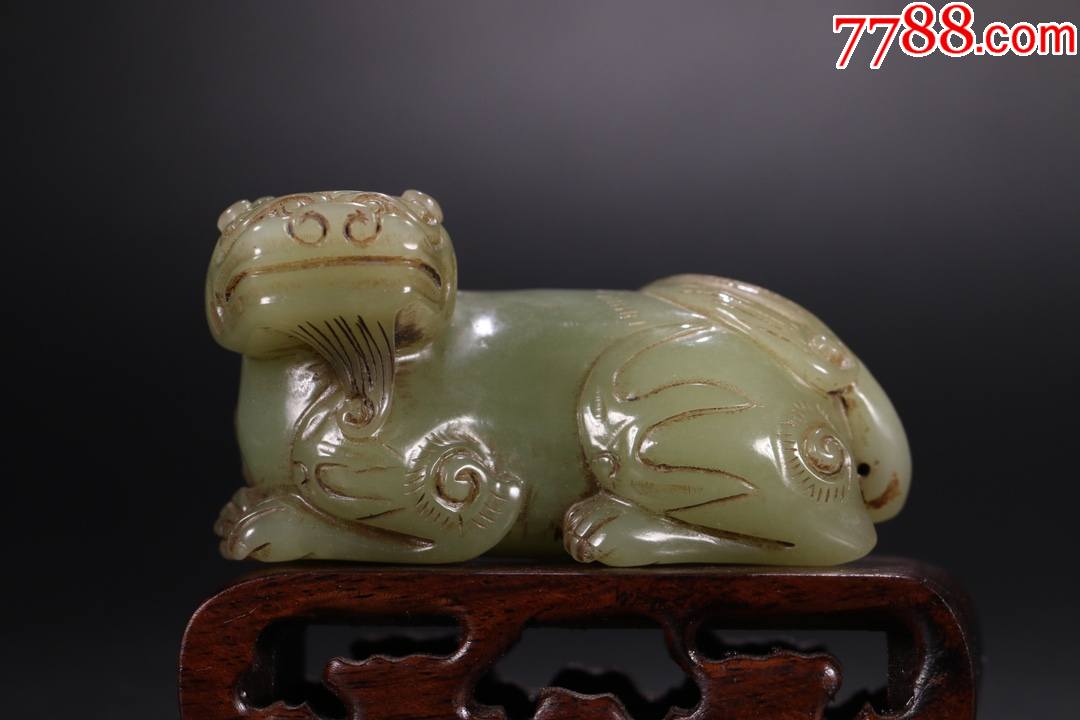 和田黄玉瑞兽雕件