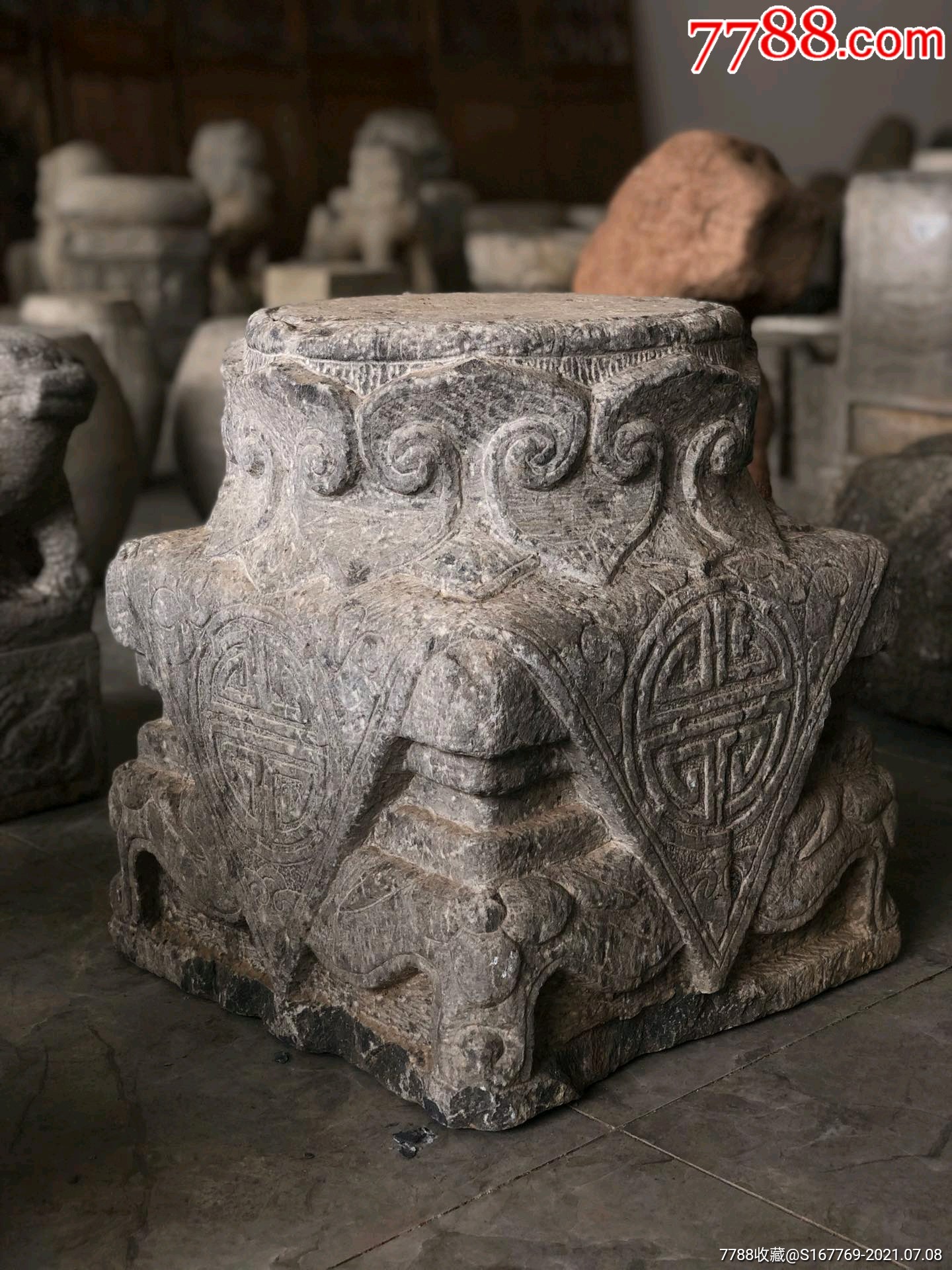 明代青石大花盆底座做工精致