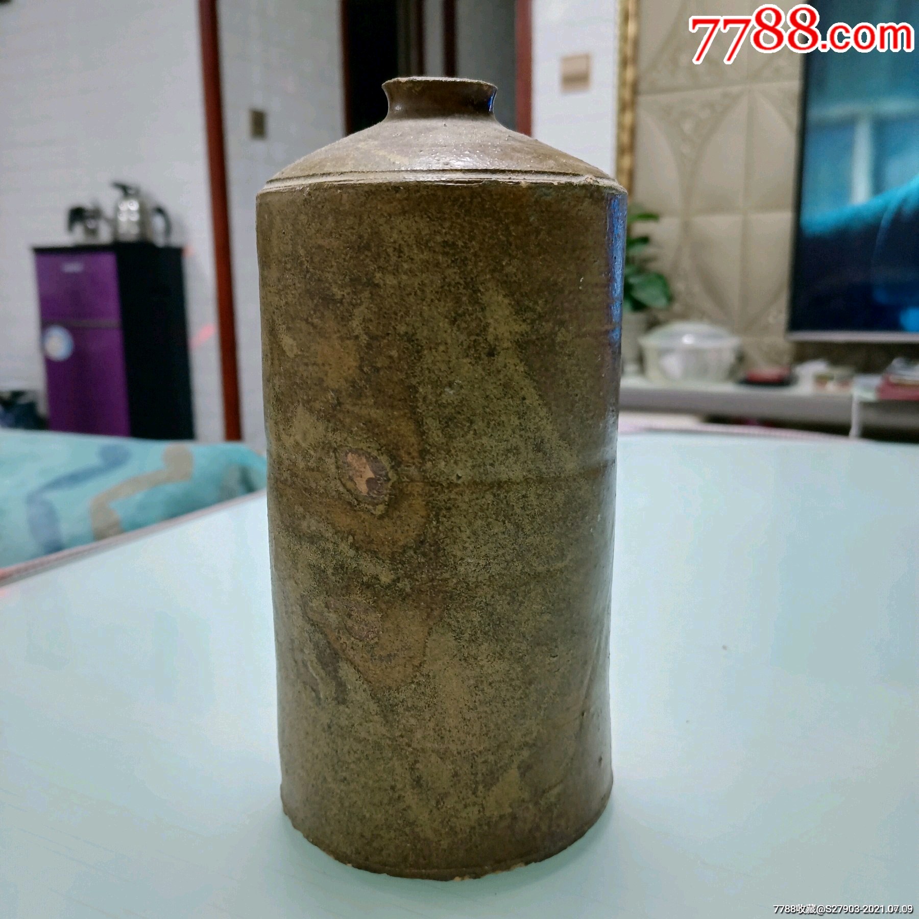 早期酱釉茅台酒瓶土黄色少见