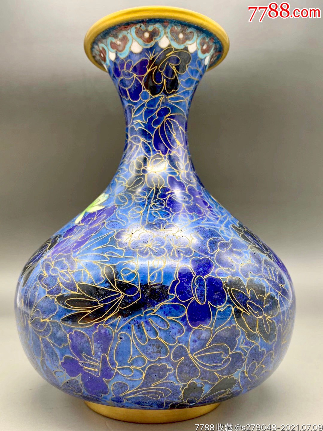 备注:顺丰不包邮,日本回流,老手工掐丝铜胎景泰蓝花瓶,图案漂亮,工艺