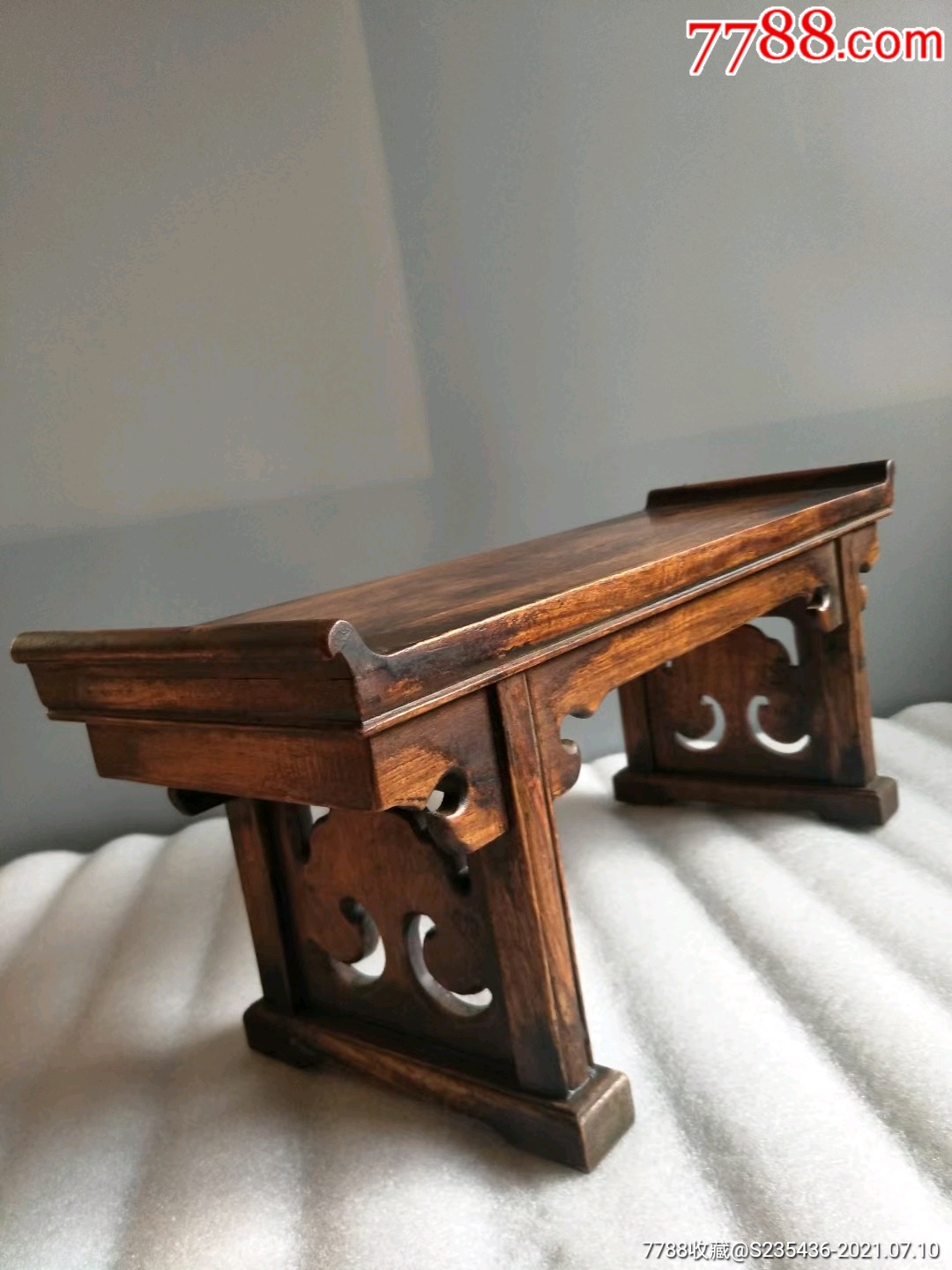 偶得黄花梨木条机小案桌桌面花纹清晰高端大气保存完整