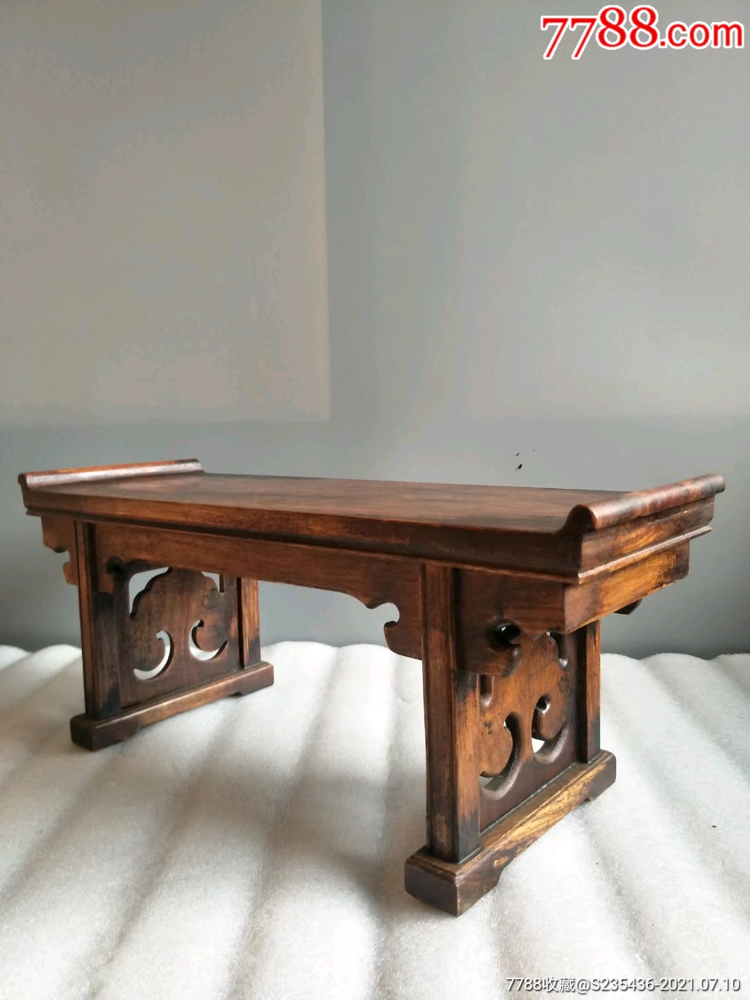 偶得黄花梨木条机小案桌桌面花纹清晰高端大气保存完整